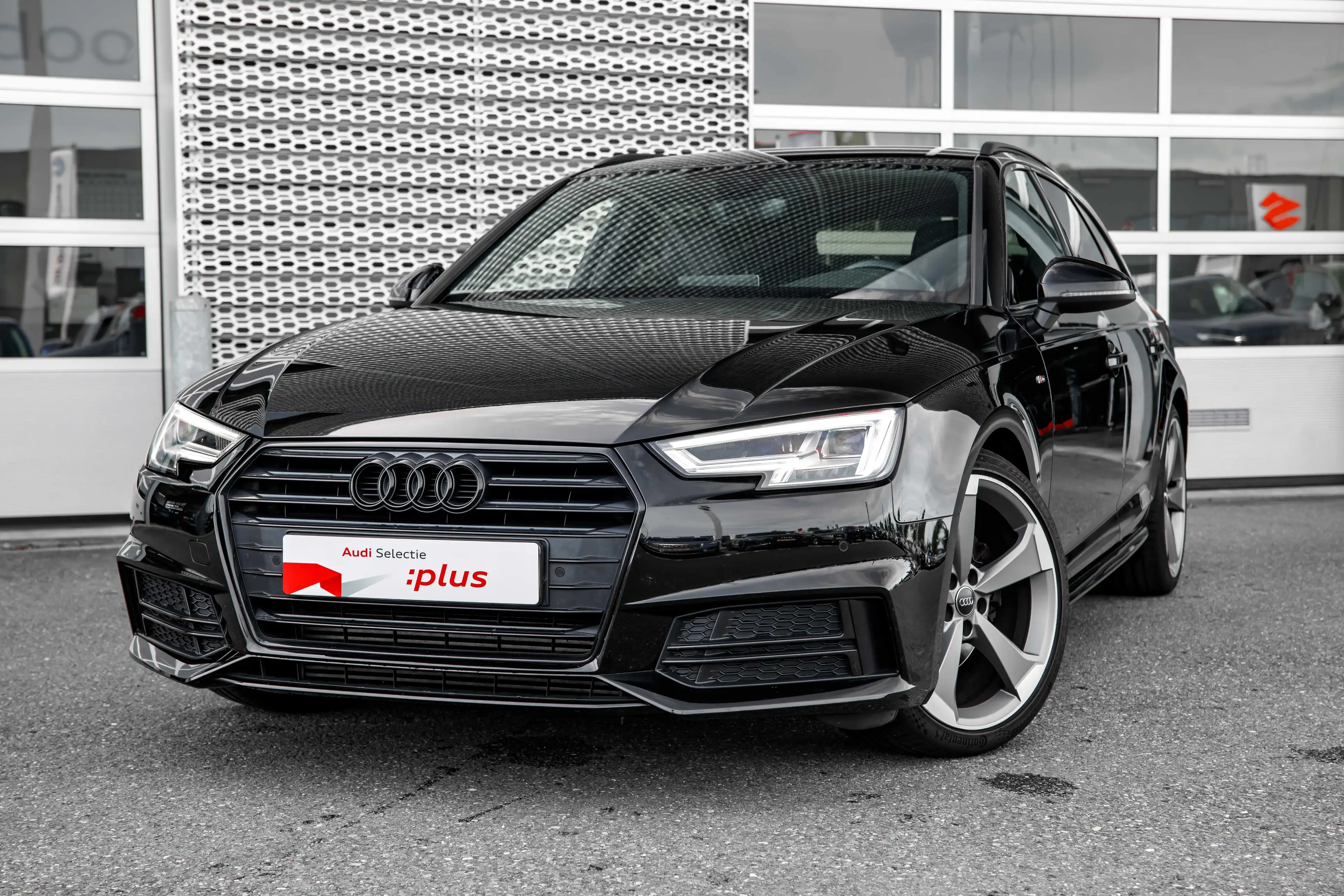 Audi A4 Avant 2.0 TFSI MHEV Sport S line black edition | T — photo 6