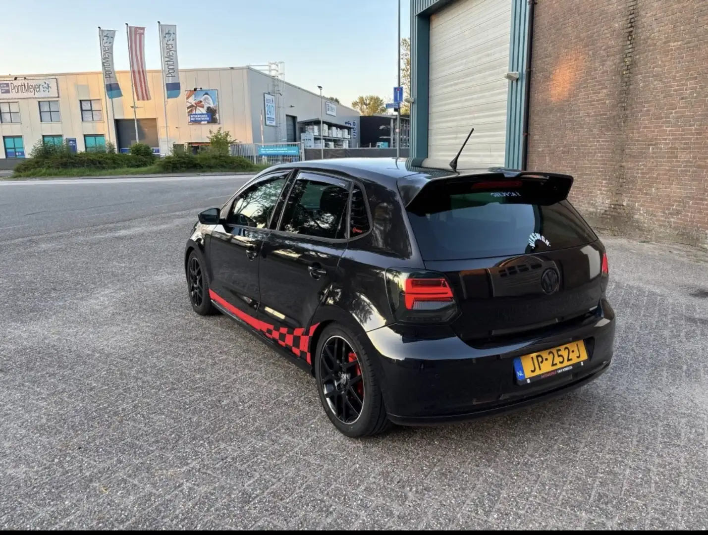 Volkswagen Polo 1.2-12V Comfortline Zwart - 2