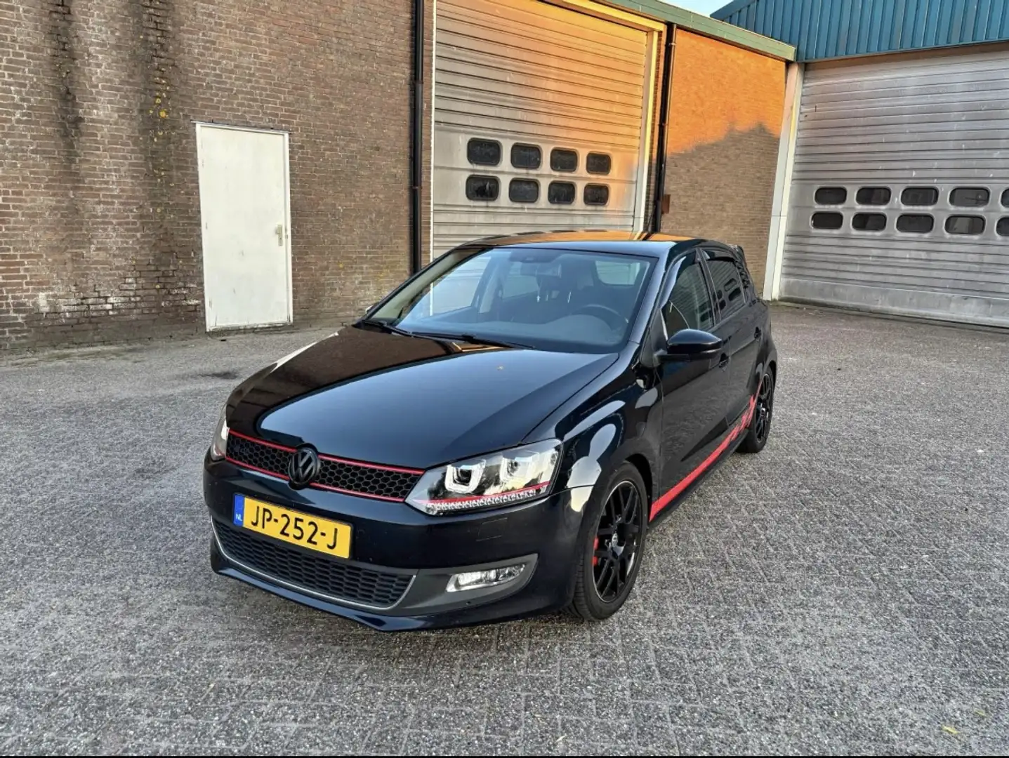 Volkswagen Polo 1.2-12V Comfortline Zwart - 1