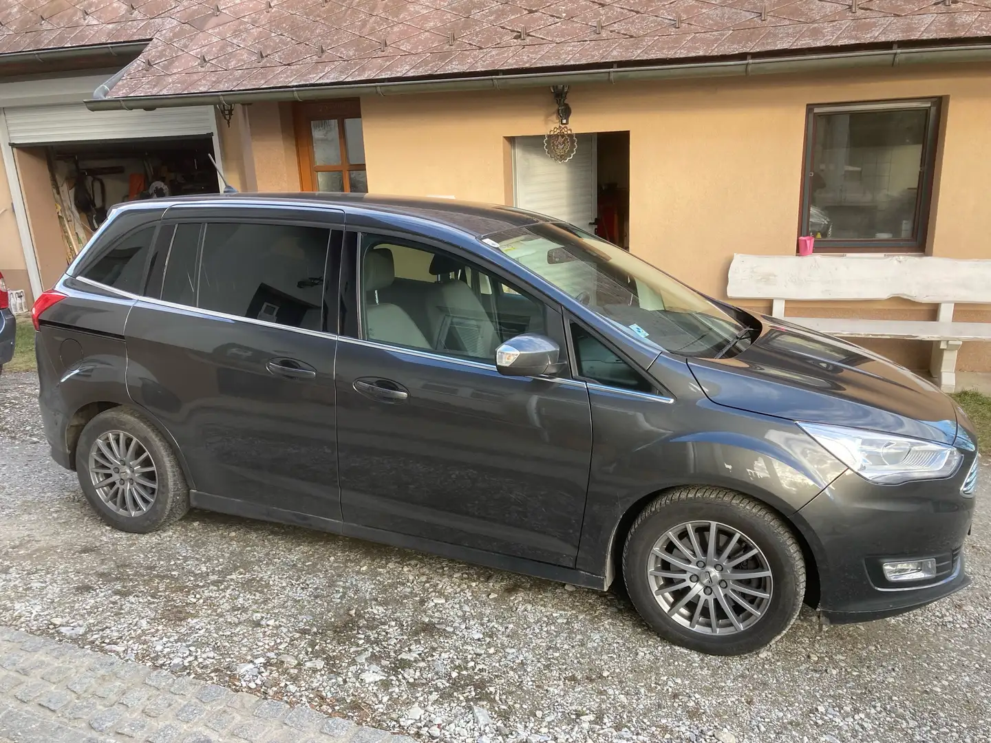 Ford Grand C-Max Grand C-MAX Titanium 2,0 TDCi Titanium Grau - 1