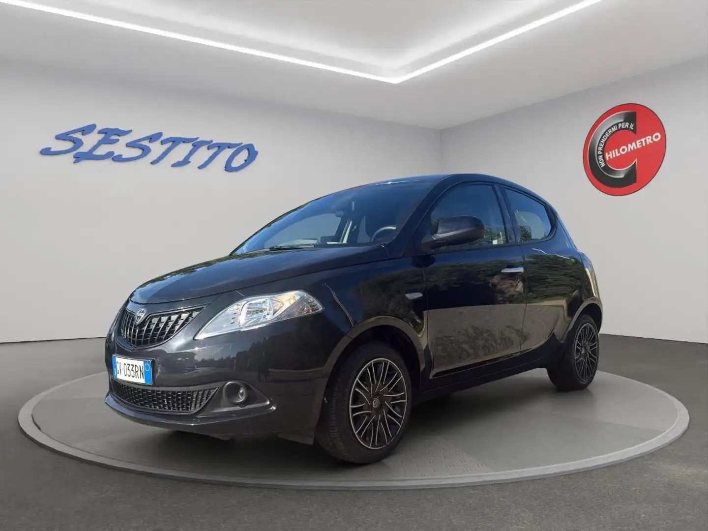 Lancia Ypsilon 1.0 firefly hybrid Gold s&s 70cv 5p.ti Noir - 1