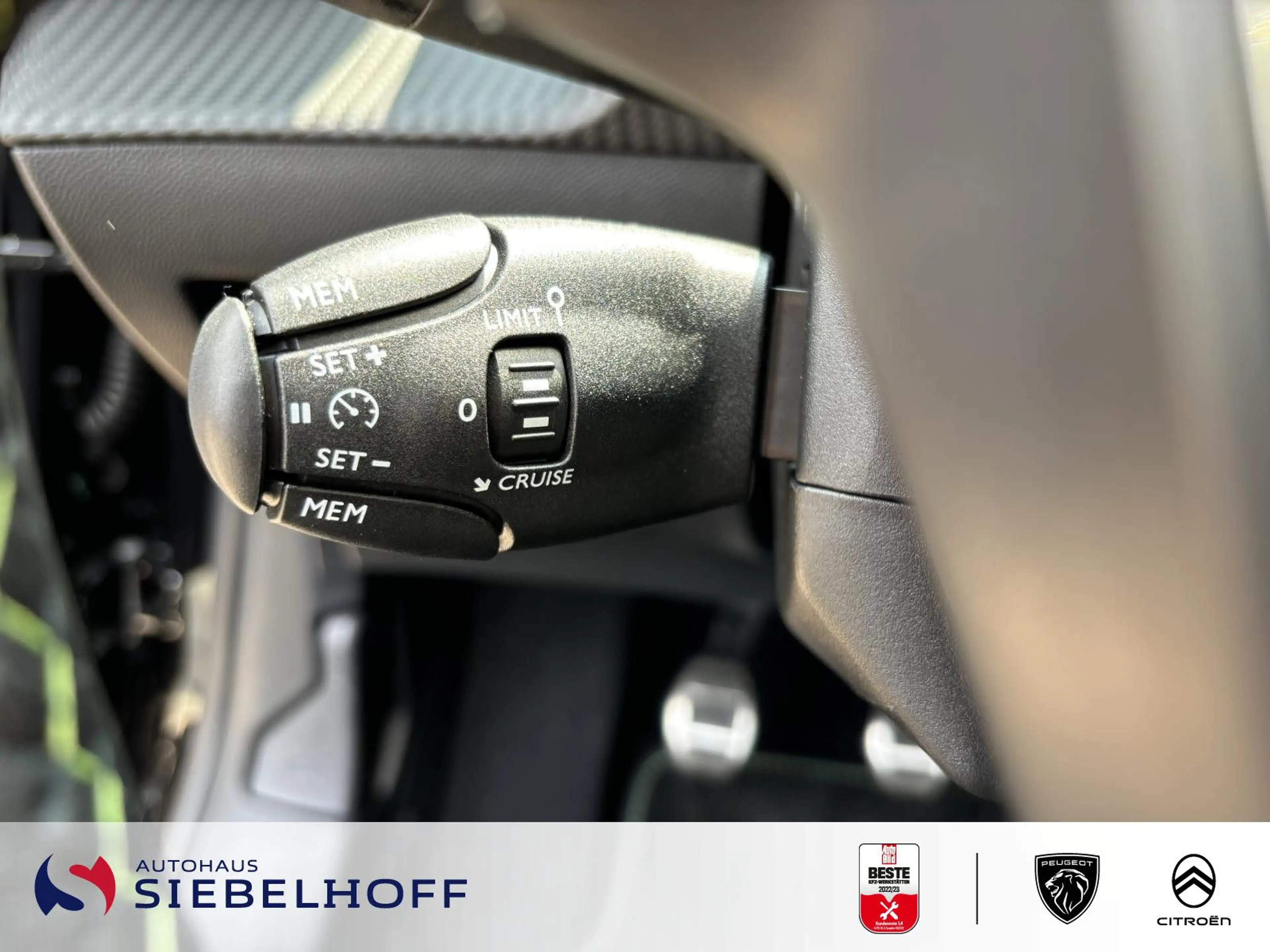 Peugeot 208 GT PureTech 100 — photo 14