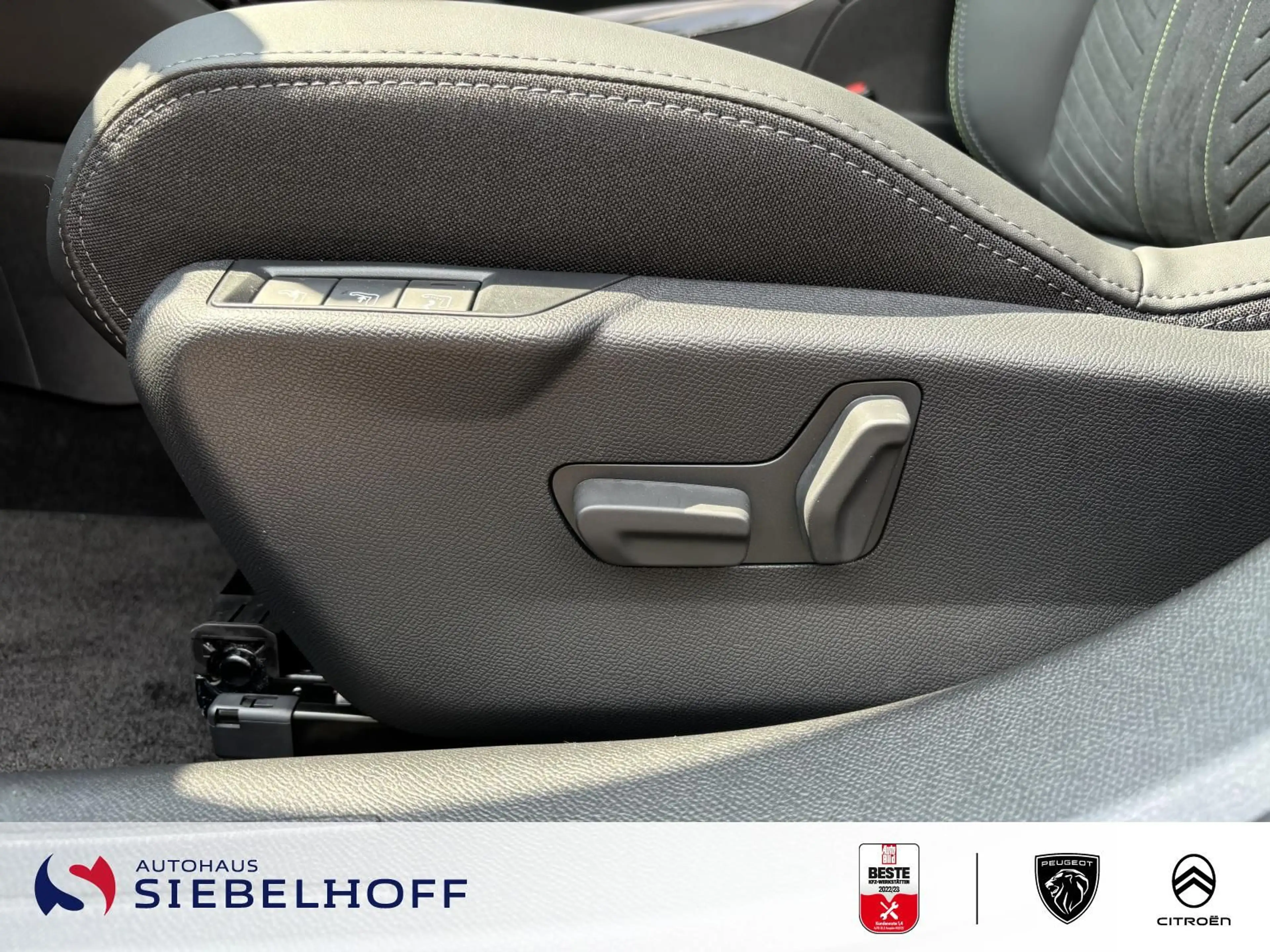 Peugeot 208 GT PureTech 100 — photo 12
