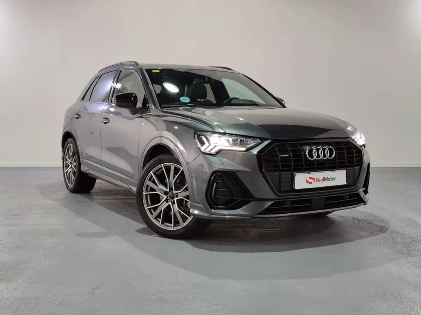 Audi Q3 45 TFSI Black line quattro S tronic Gris - 1