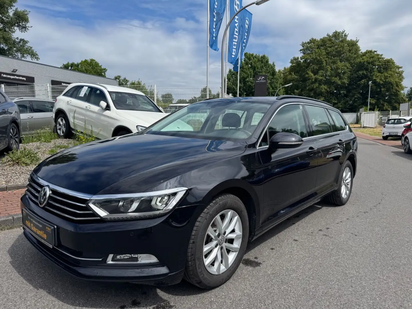 Volkswagen Passat Variant AUTOMATIK/1.HD/HIGHLINE./NAVI/KLIMAAUT/R.KAM/ALU Schwarz - 1