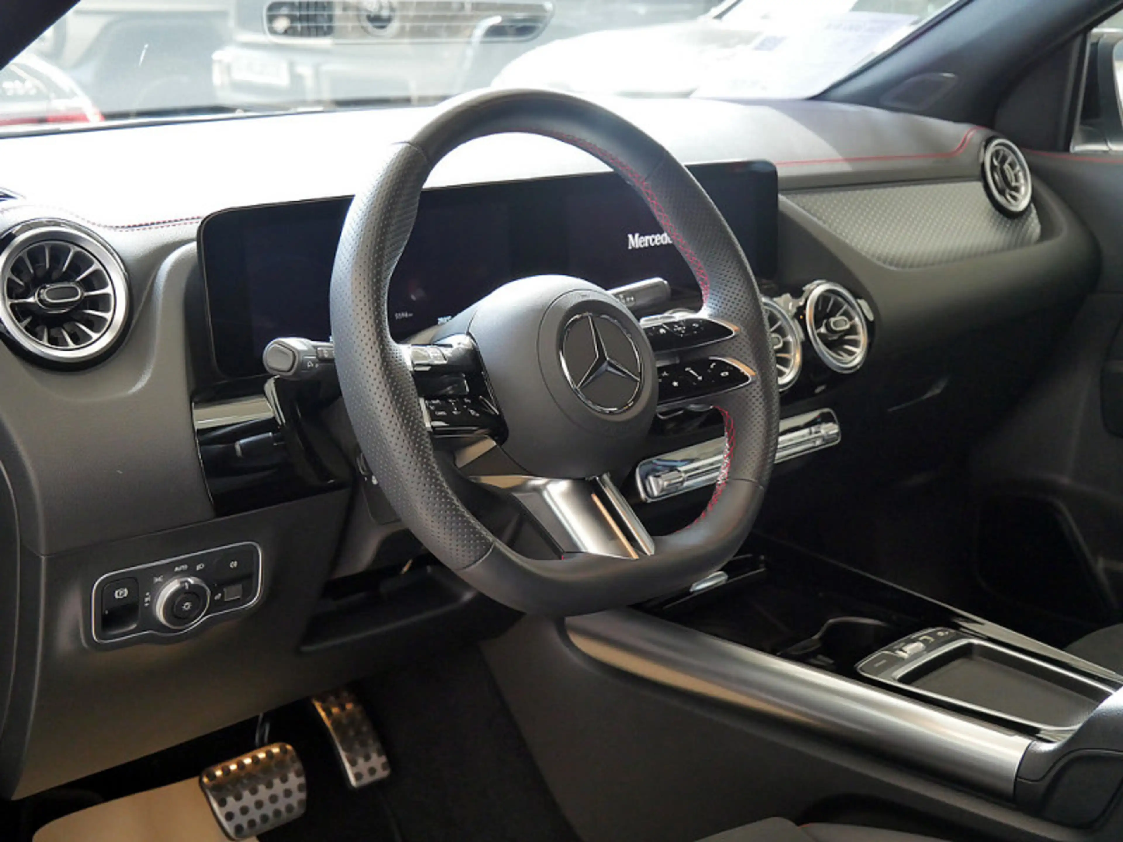 Mercedes-Benz EQA 300 4M , AMG NIGHT AHK DISTR KAMERA SPUR PDC — photo 15