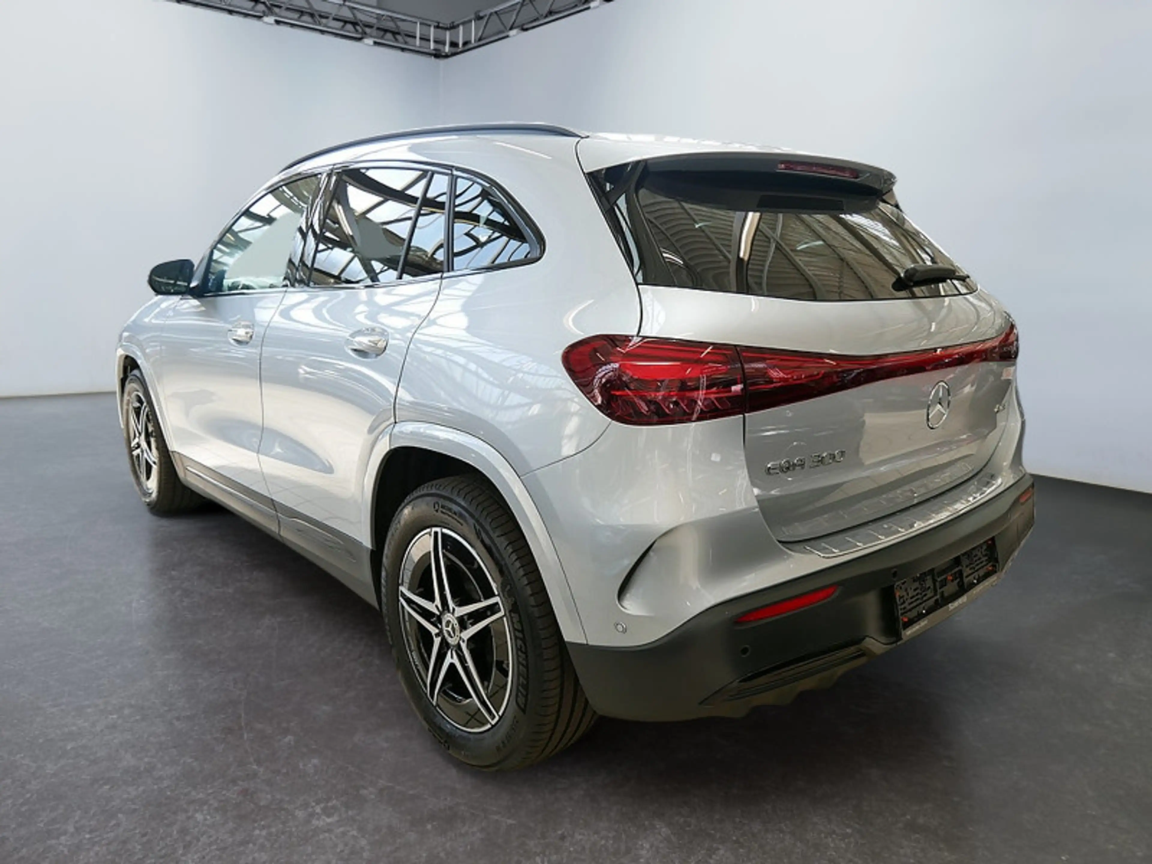 Mercedes-Benz EQA 300 4M , AMG NIGHT AHK DISTR KAMERA SPUR PDC — photo 6