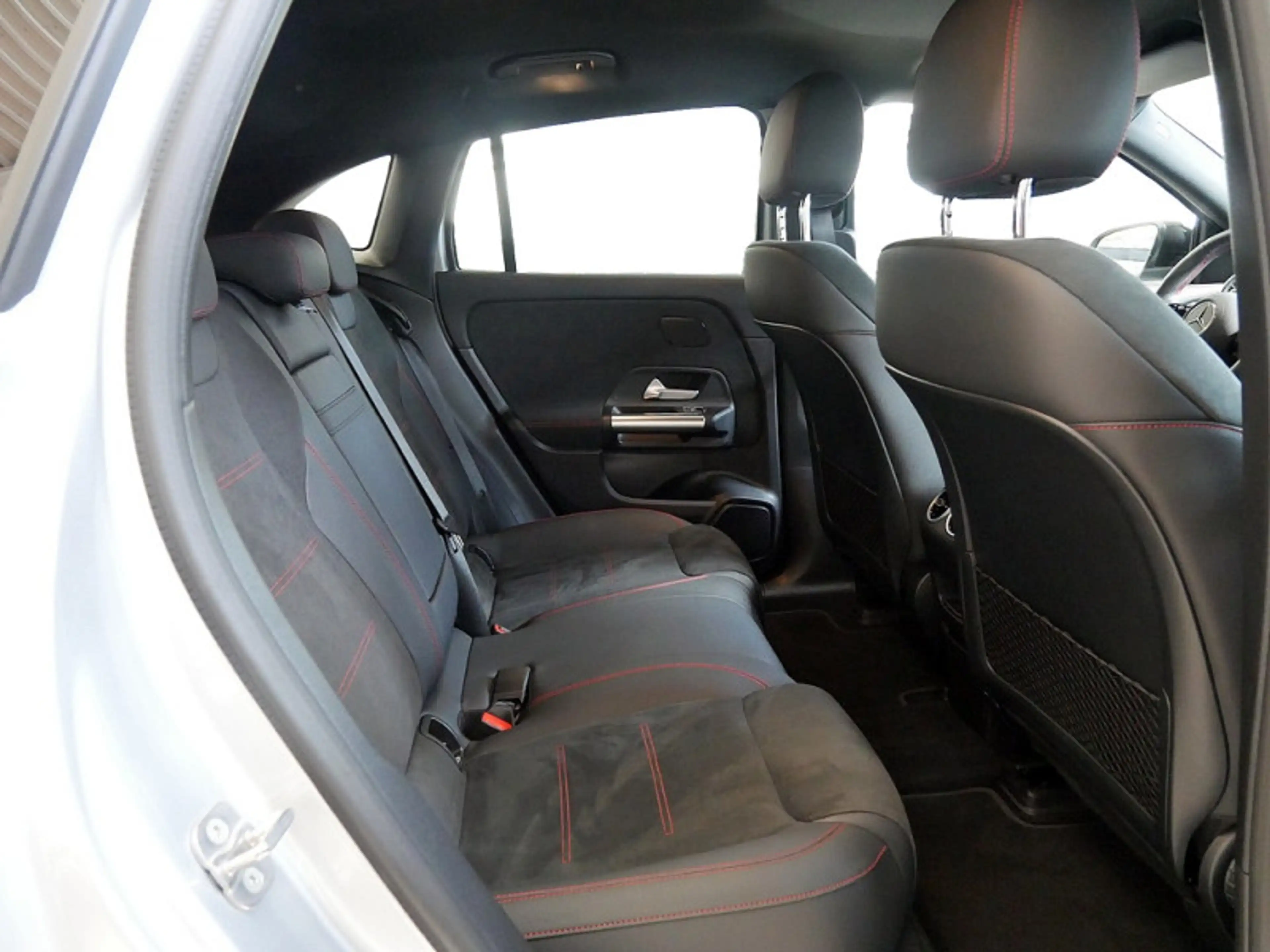 Mercedes-Benz EQA 300 4M , AMG NIGHT AHK DISTR KAMERA SPUR PDC — photo 8