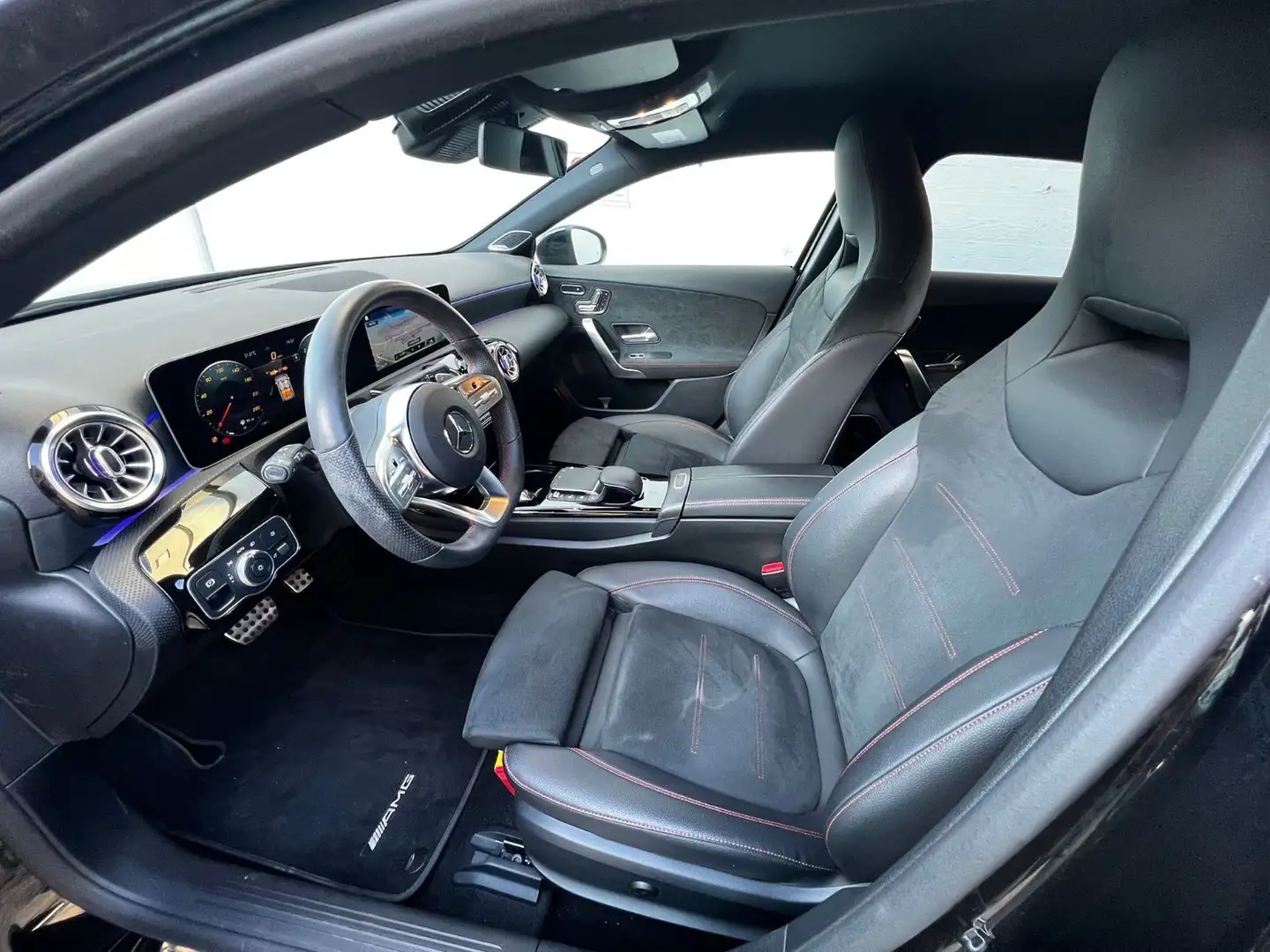 Mercedes-Benz A 200 d AMG/KEYLESS/Memory/Totwinkel/Ambiente.b Schwarz - 2