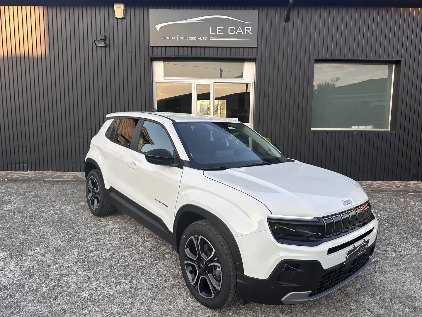 Jeep Avenger Avenger 1.2 turbo e-hybrid  Summit fwd 110cv edct6 Bianco - 1