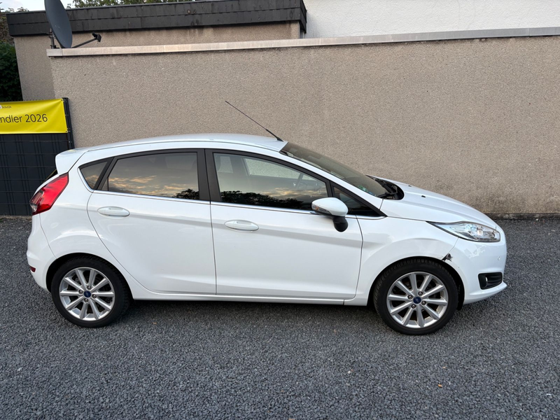 Ford Fiesta Titanium-1.Hand,Navi,Kamera,Klimaautomat, — photo 4