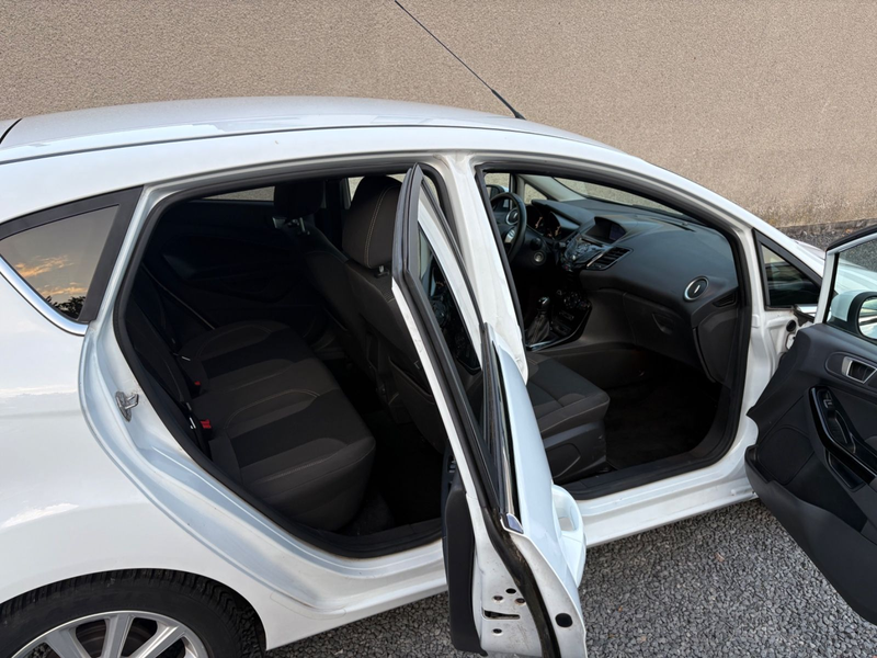 Ford Fiesta Titanium-1.Hand,Navi,Kamera,Klimaautomat, — photo 13