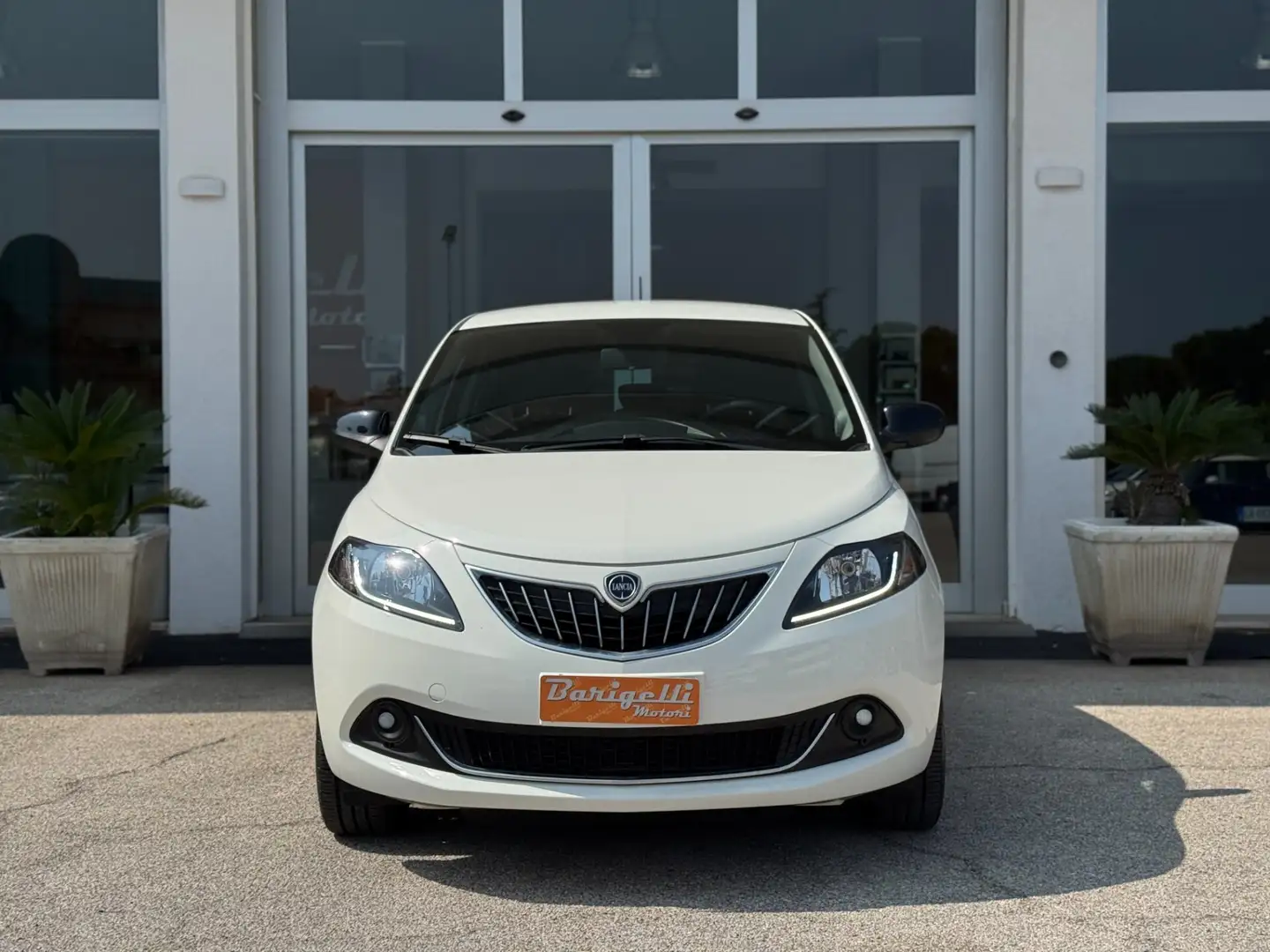 Lancia Ypsilon 1.0 FireFly 5 porte S&S Hybrid Gold Plus, Aziendal Blanc - 1