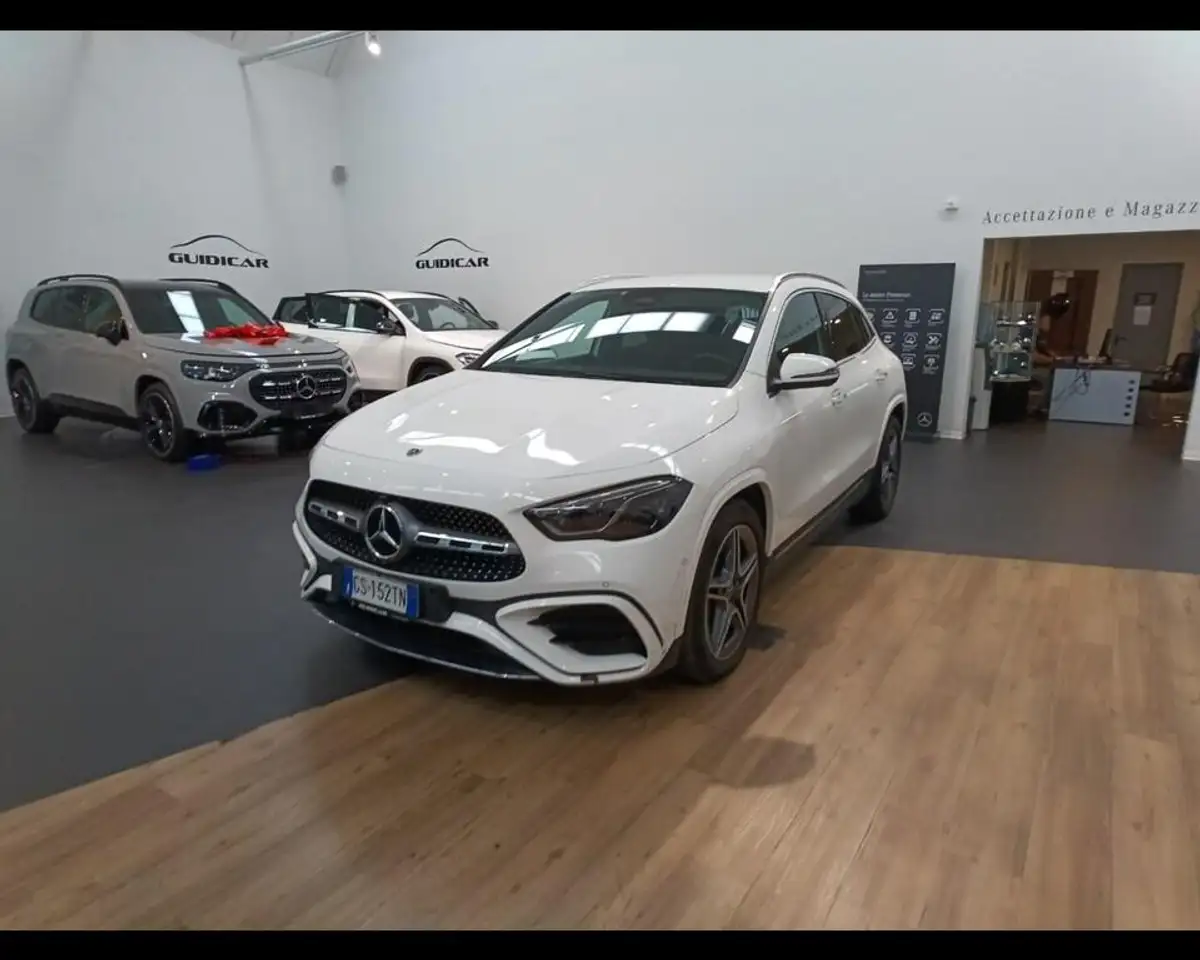 Mercedes-Benz GLA 180