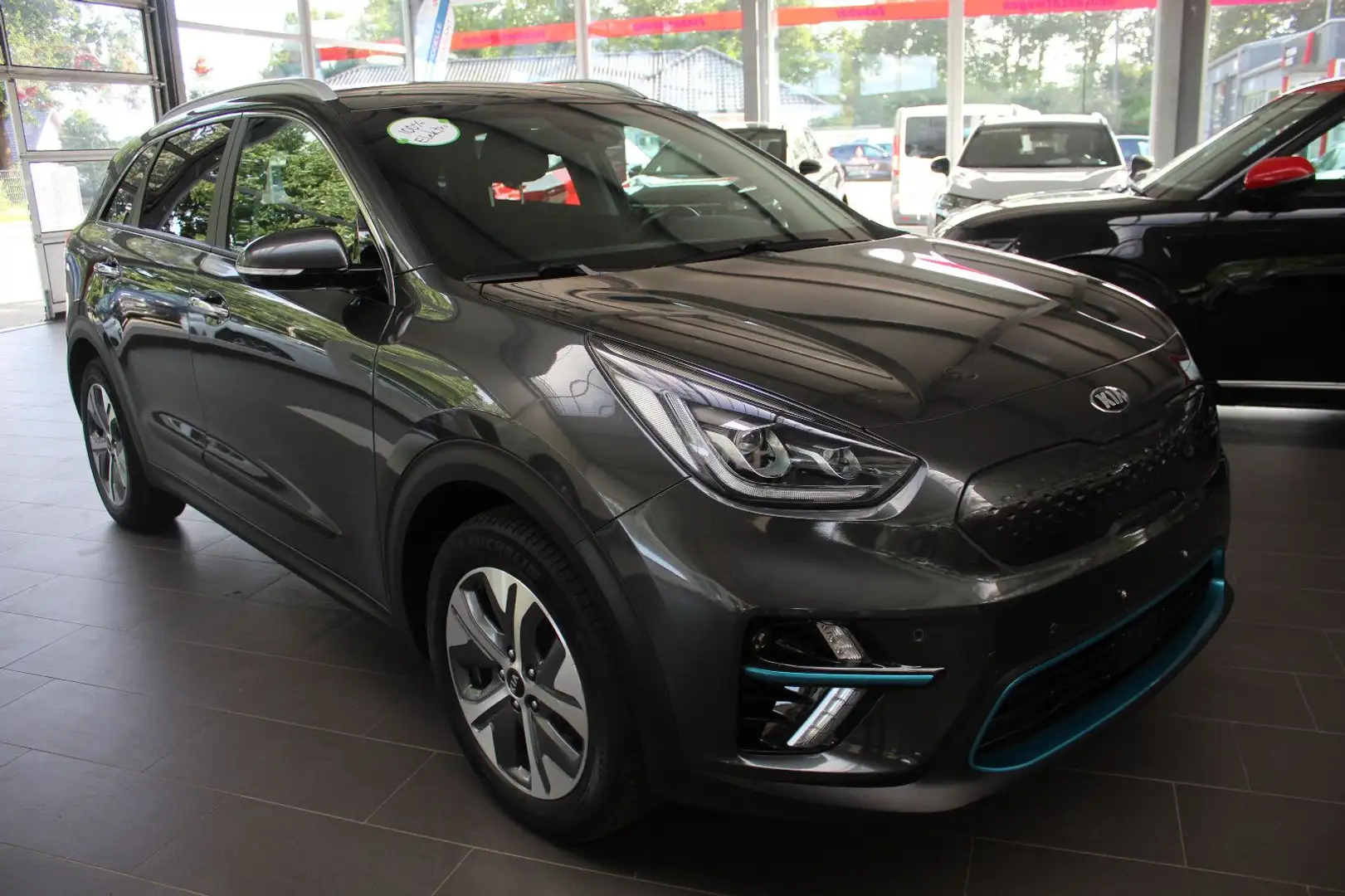 Kia Niro e-Niro 64 kWh Spirit (3 Phasen Lader, AHK) Grau - 1