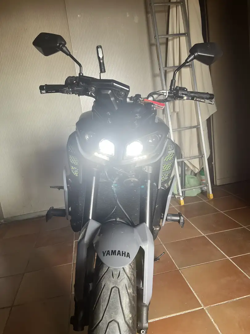 Yamaha MT-09 - 1