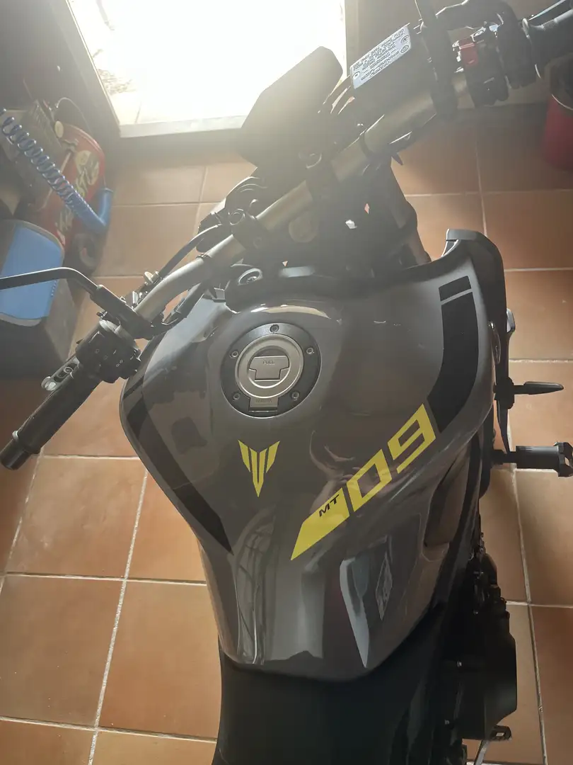 Yamaha MT-09 - 2