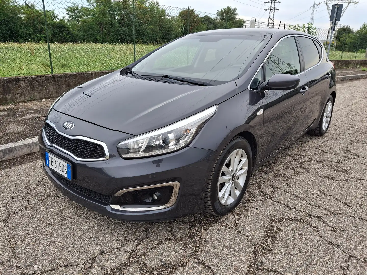 Kia Ceed / cee'd ceed II 2016 1.6 crdi Cool 110cv Grijs - 1