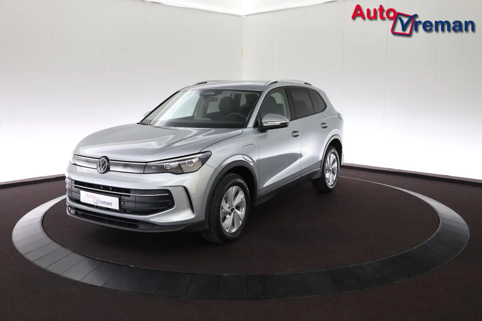 Volkswagen Tiguan 1.5 eHybrid Life Grijs - 1