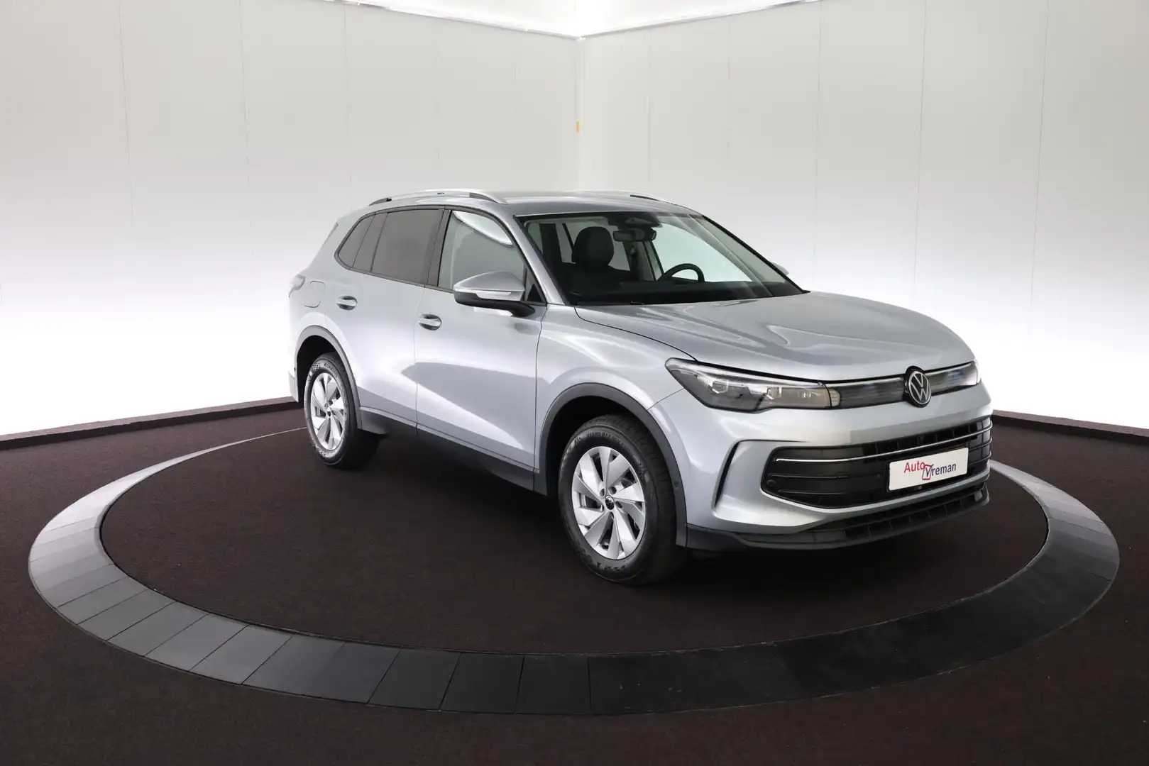 Volkswagen Tiguan 1.5 eHybrid Life Grijs - 2