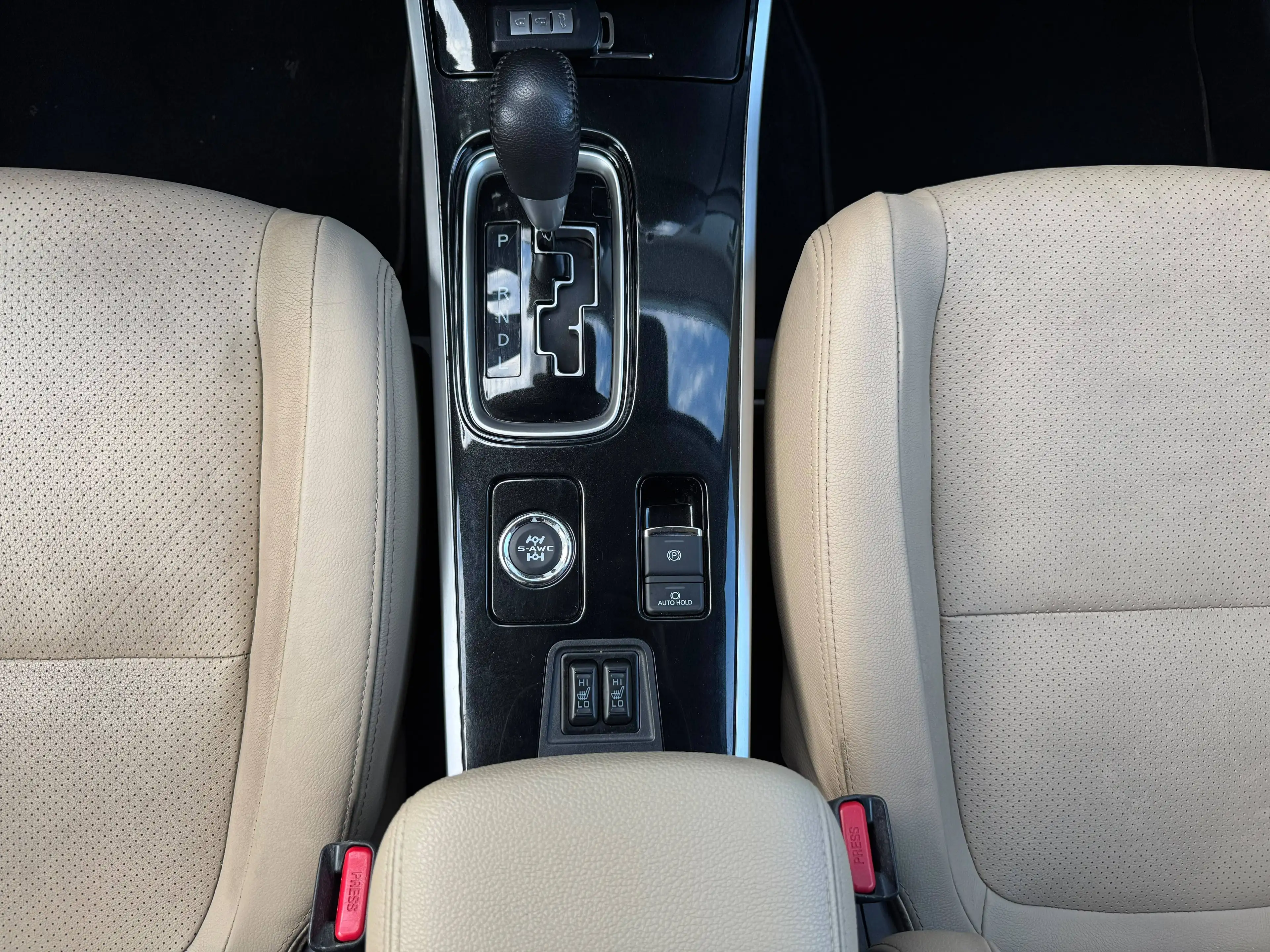Mitsubishi Outlander Plus Aut. 4WD 7Sitzer 12.Monate Garantie. — photo 15