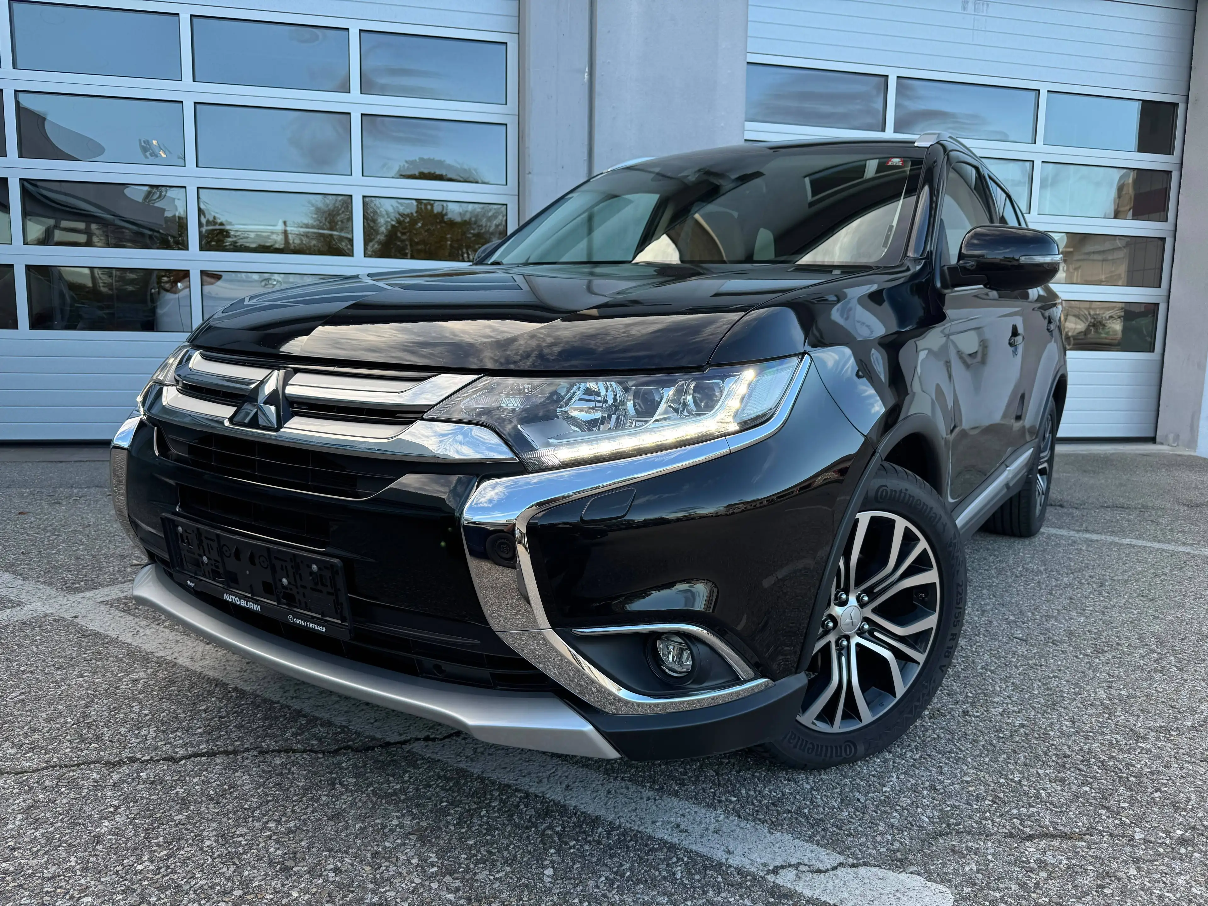 Mitsubishi Outlander Plus Aut. 4WD 7Sitzer 12.Monate Garantie.