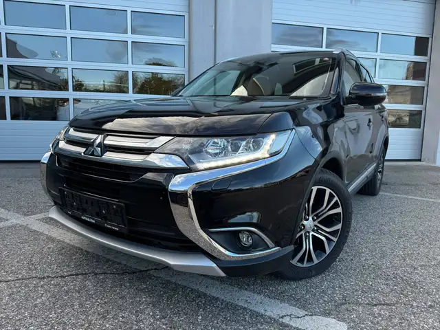 Mitsubishi Outlander Plus Aut. 4WD 7Sitzer 12.Monate Garantie.