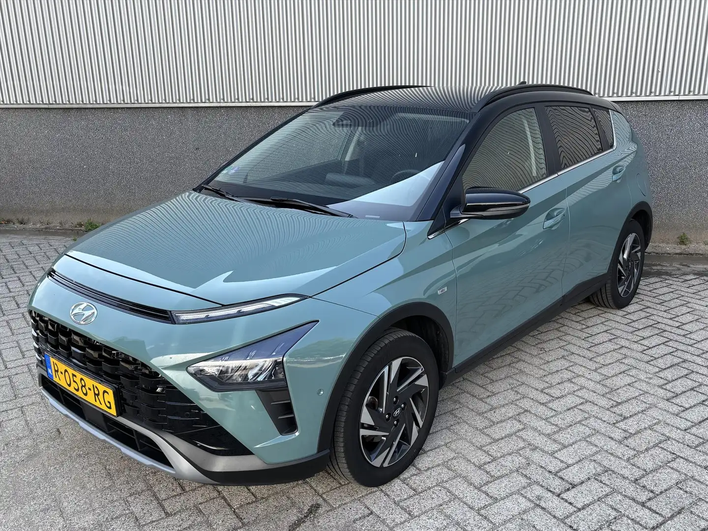 Hyundai BAYON 1.0 T-GDI 48V 100PK Premium | hybrid | ADAS | trek Groen - 2
