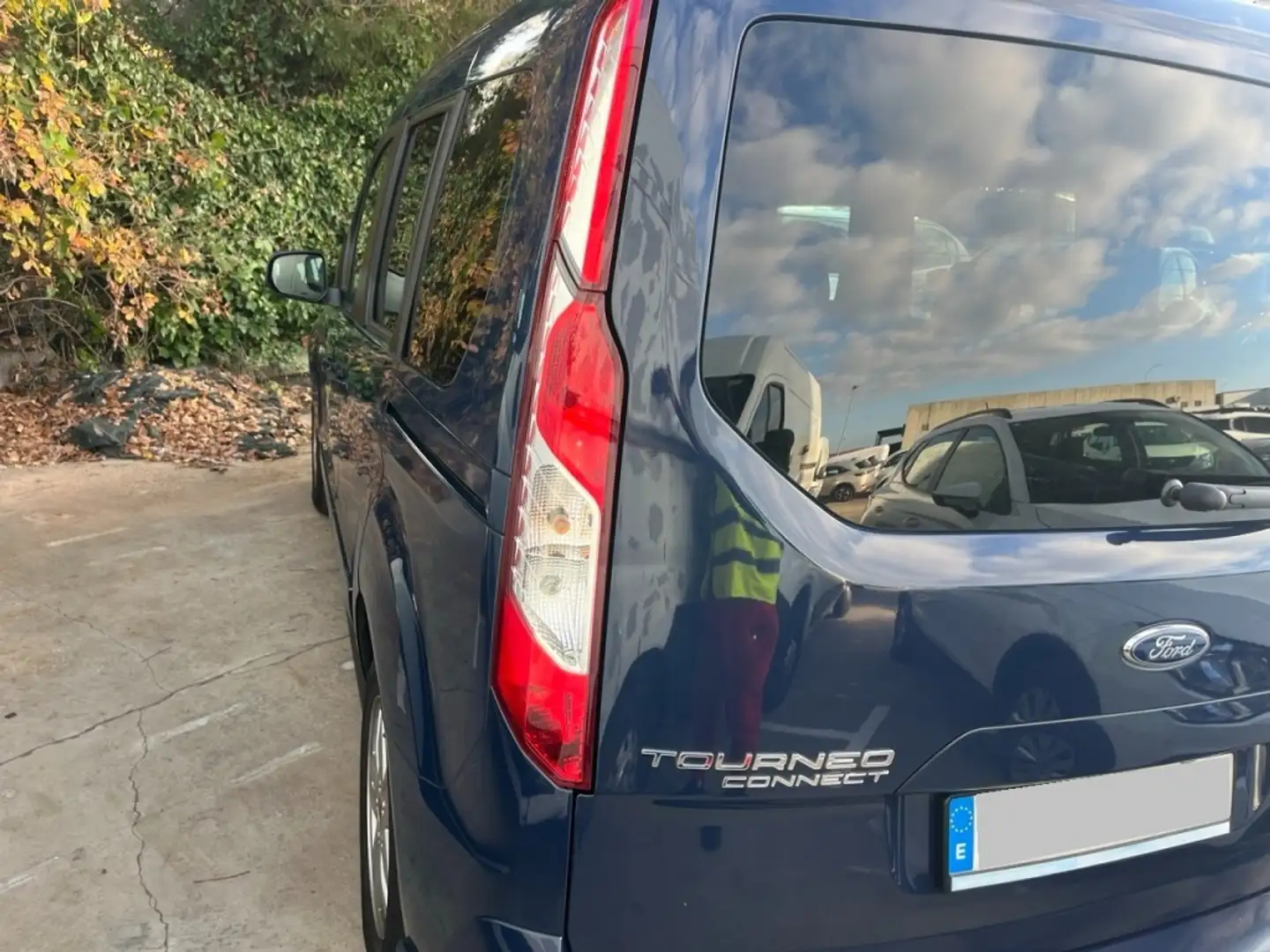 Ford Tourneo Connect 1.5TDCi Auto-S&S Titanium 100 Bleu - 2