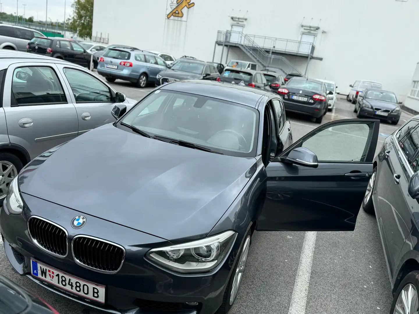 BMW 118 Grau - 1