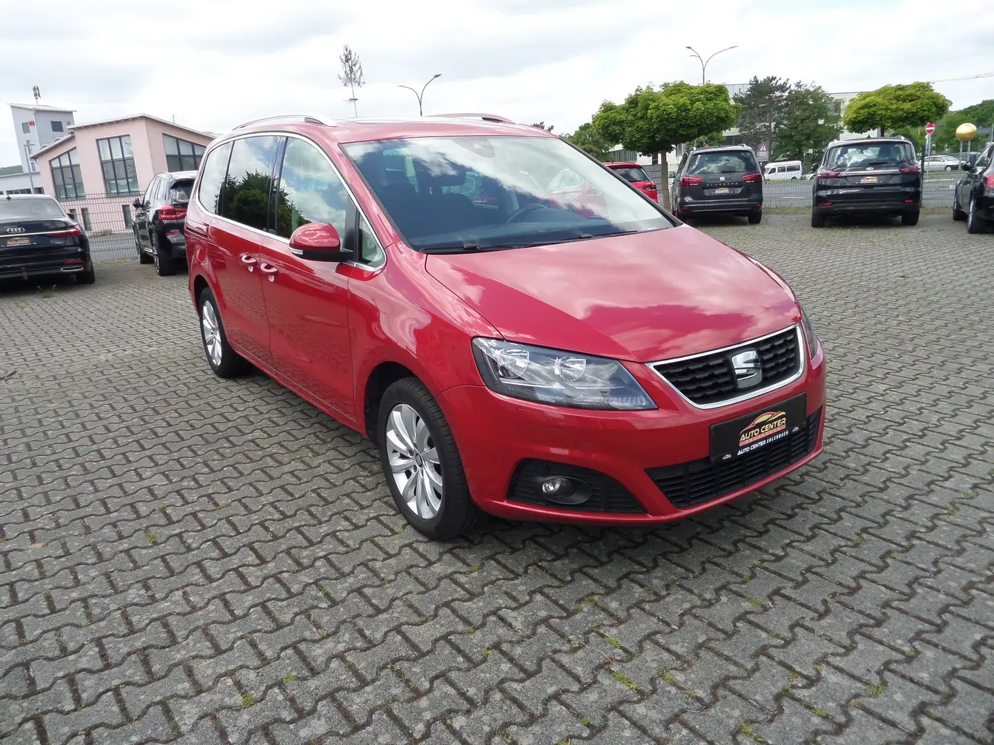 SEAT Alhambra Style 7-Sitzer+AHK+3xKlima+ACC+Pano-SD+3xel.TÜR Rot - 2