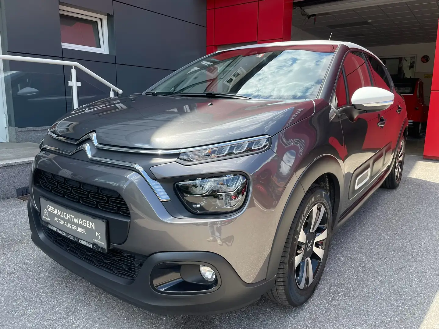 Citroen C3 C3 PT 83PS 5Gang Shine Grau - 1
