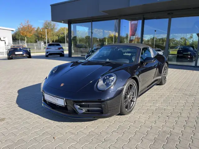 Porsche 992 911 Edition 50 Jahre Design, Lift, Uhr