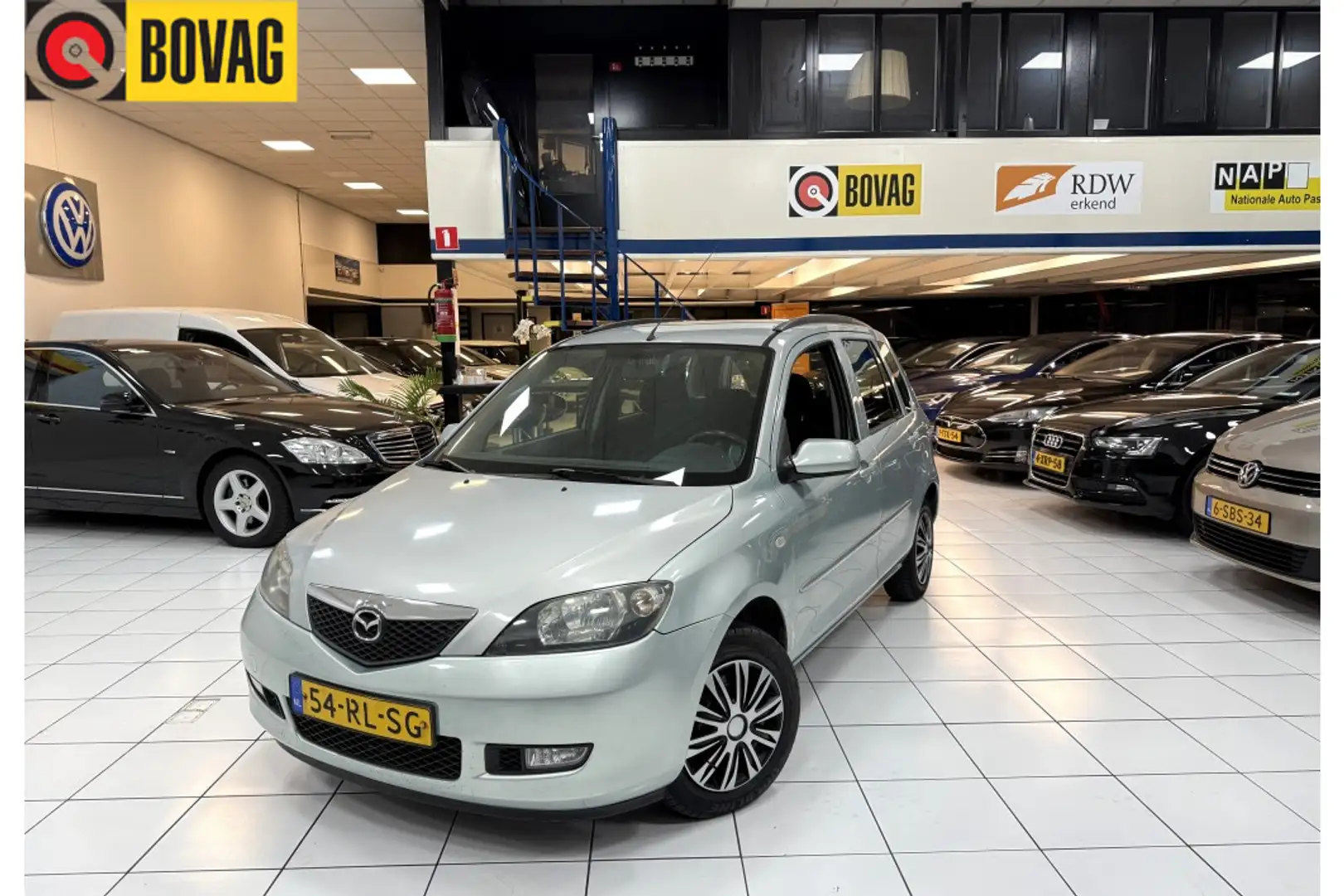 Mazda 2 1.4 Touring Airco Groen - 1