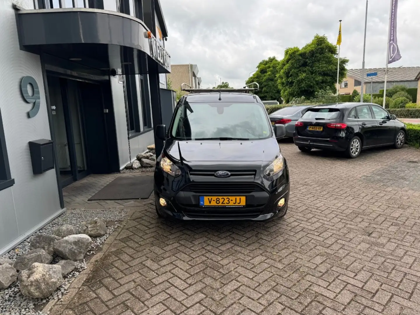Ford Transit Connect 1.5 TDCi Airco, Cruisecntrl, Navi, Cruisecntrl, Sc Zwart - 2
