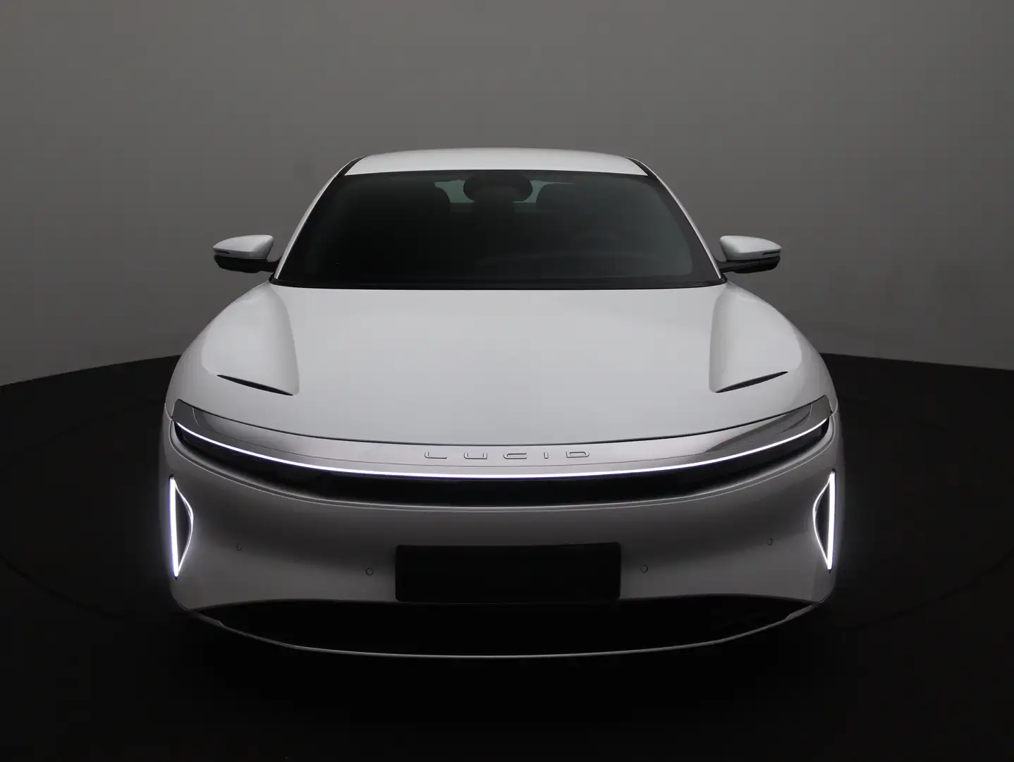 Lucid Air Touring Weiß - 2
