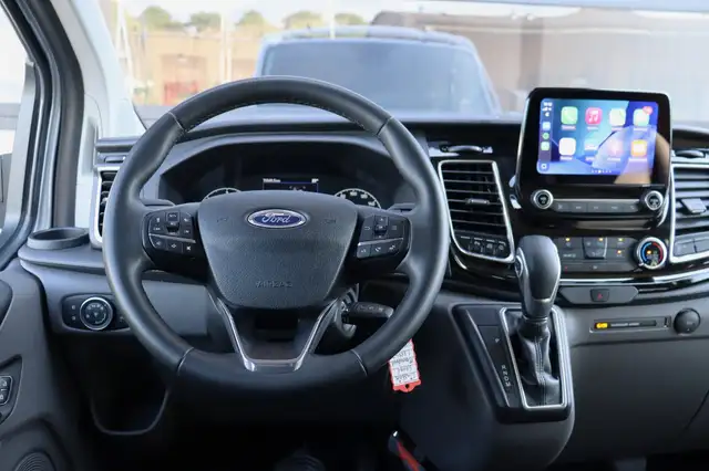 Ford Transit Custom view 3