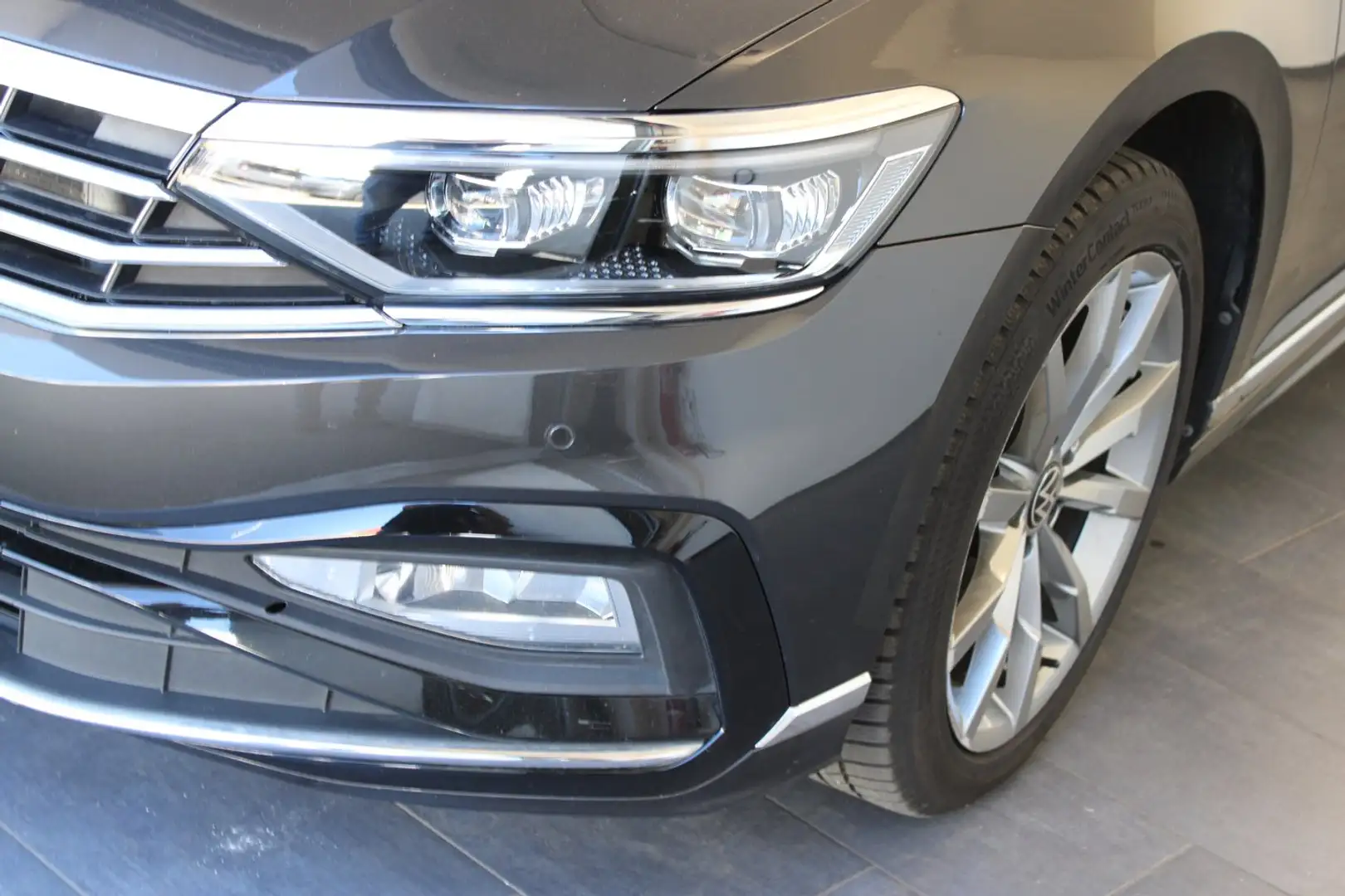 Volkswagen Passat Variant Business TDI Grau - 2