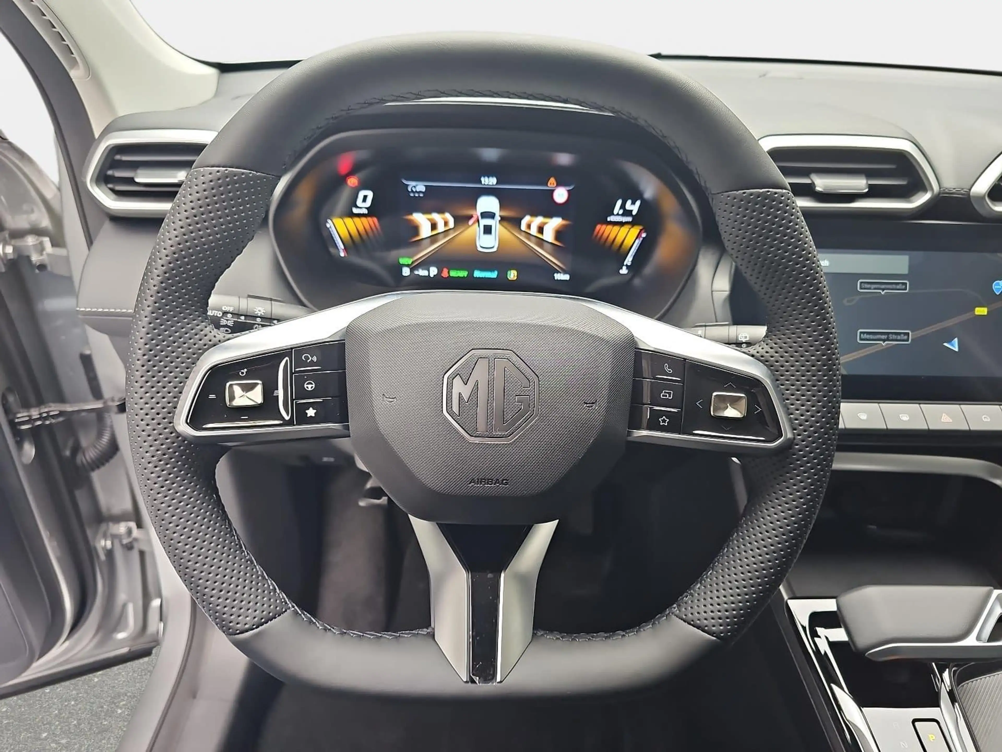 MG ZS ZS 1.5 HYBRID+ MY25.5 LUXURY NAVI LM18 KEYLESS-ENT — photo 14