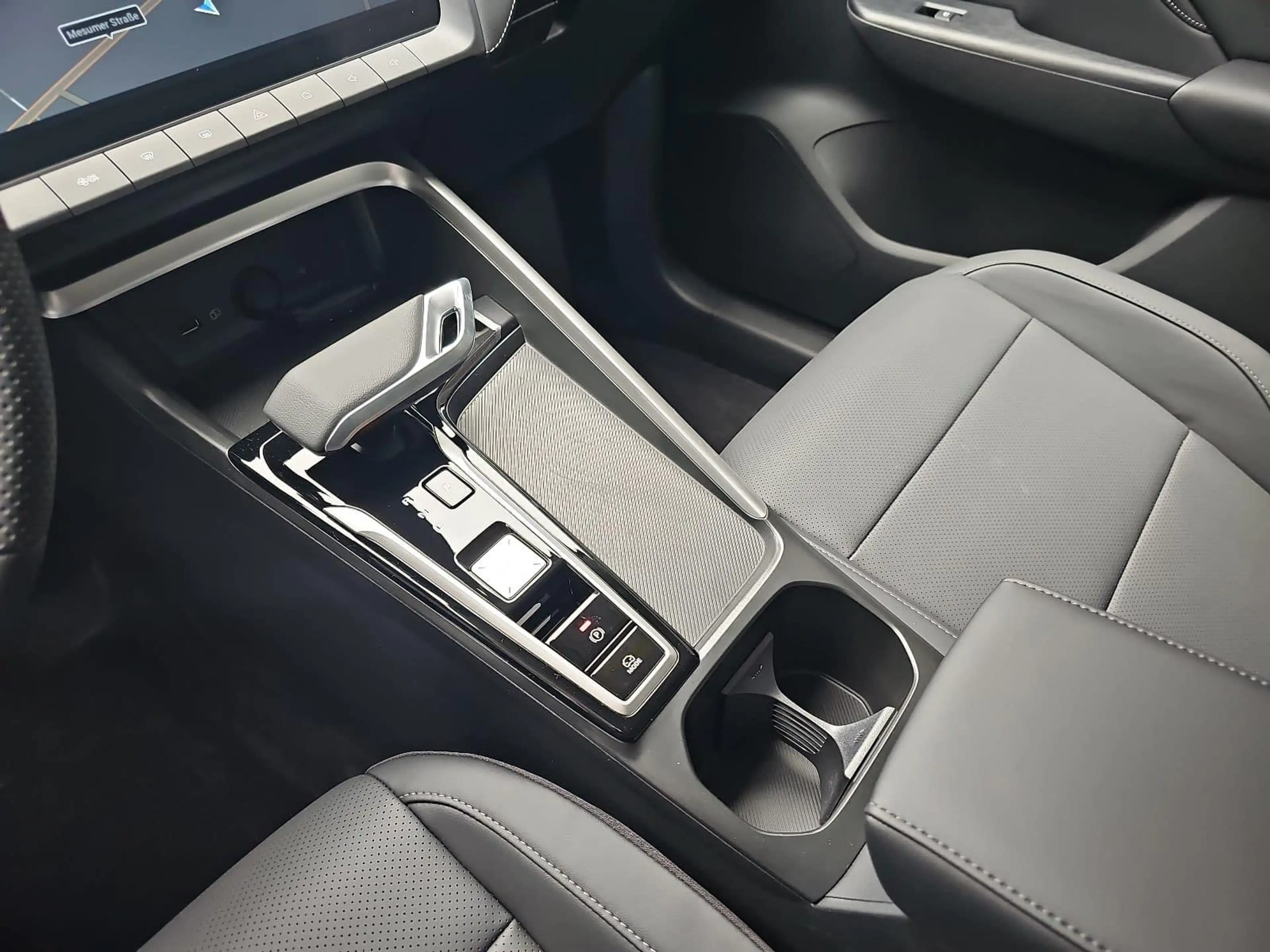 MG ZS ZS 1.5 HYBRID+ MY25.5 LUXURY NAVI LM18 KEYLESS-ENT — photo 13