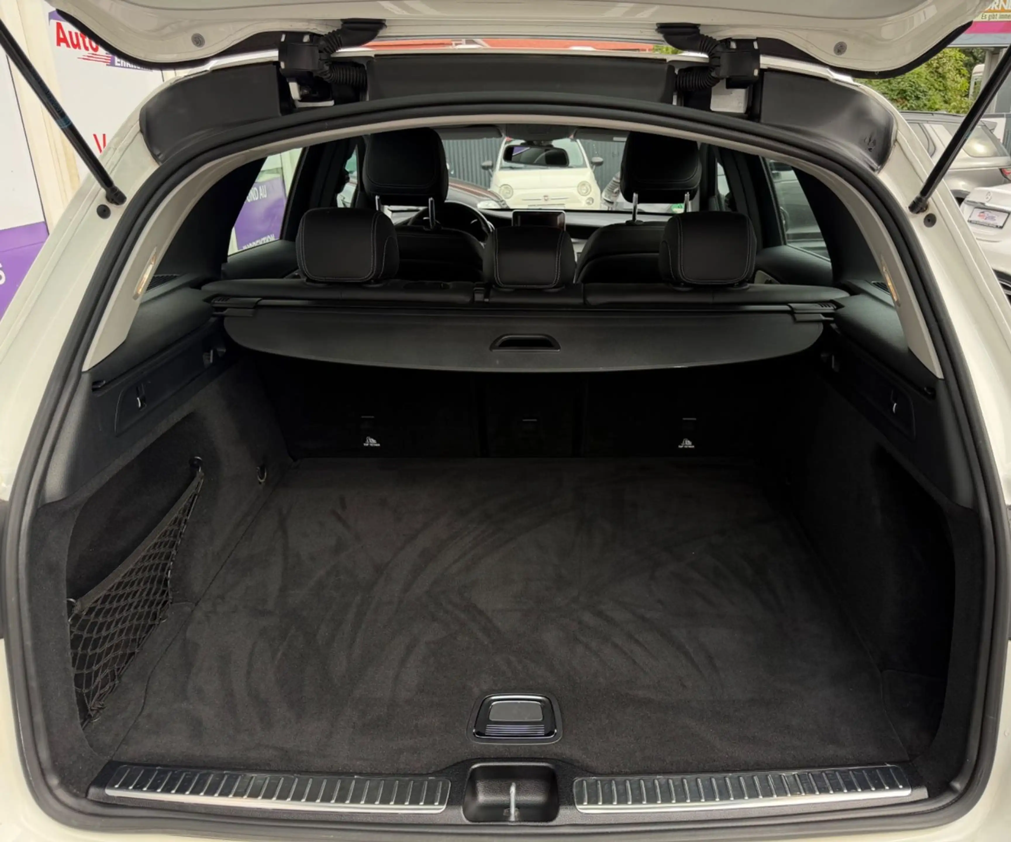Mercedes-Benz GLC 250 4Matic *1.Hand*Rentnerfzg*Navi*Leder* — photo 13