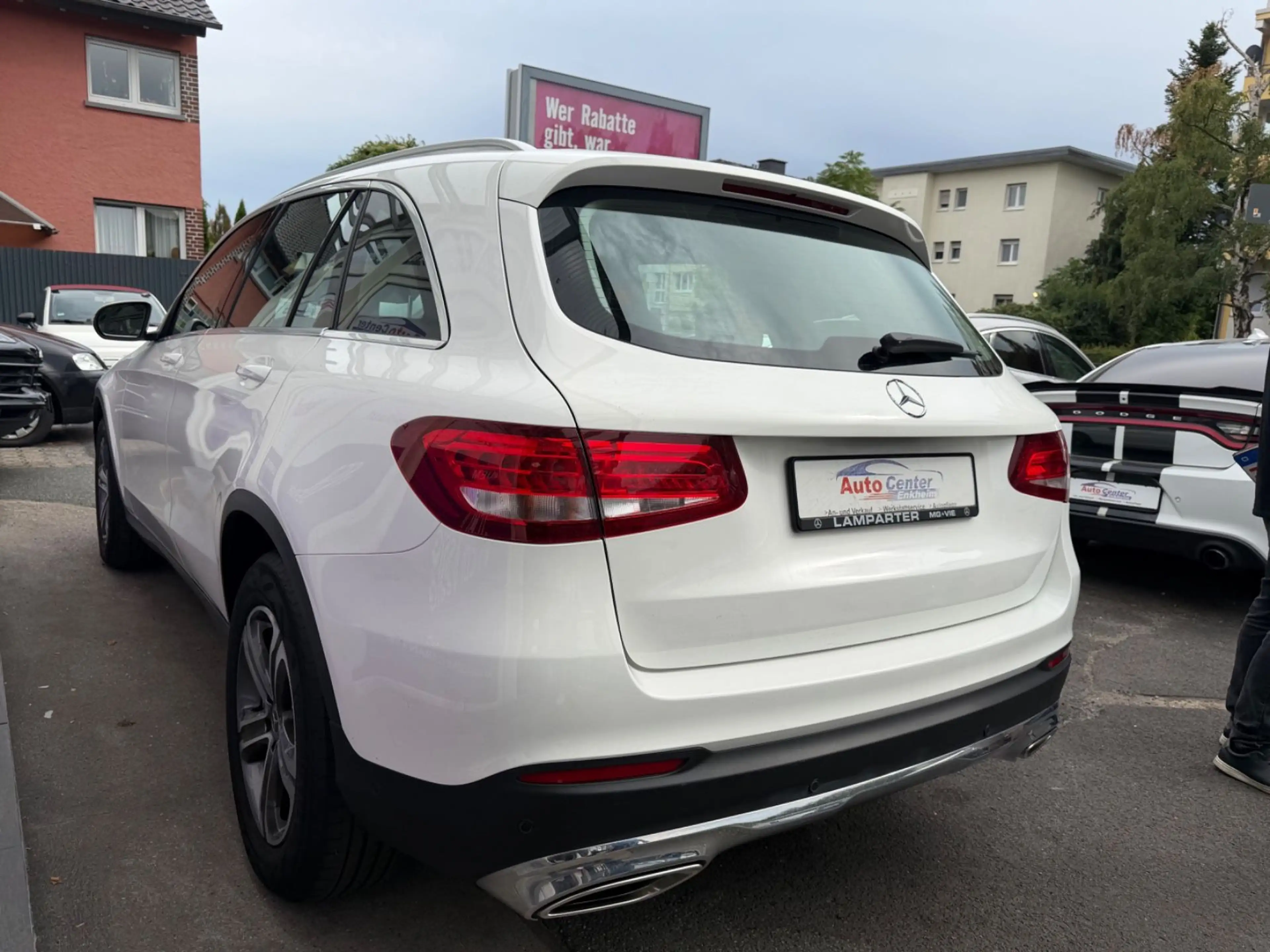 Mercedes-Benz GLC 250 4Matic *1.Hand*Rentnerfzg*Navi*Leder* — photo 7