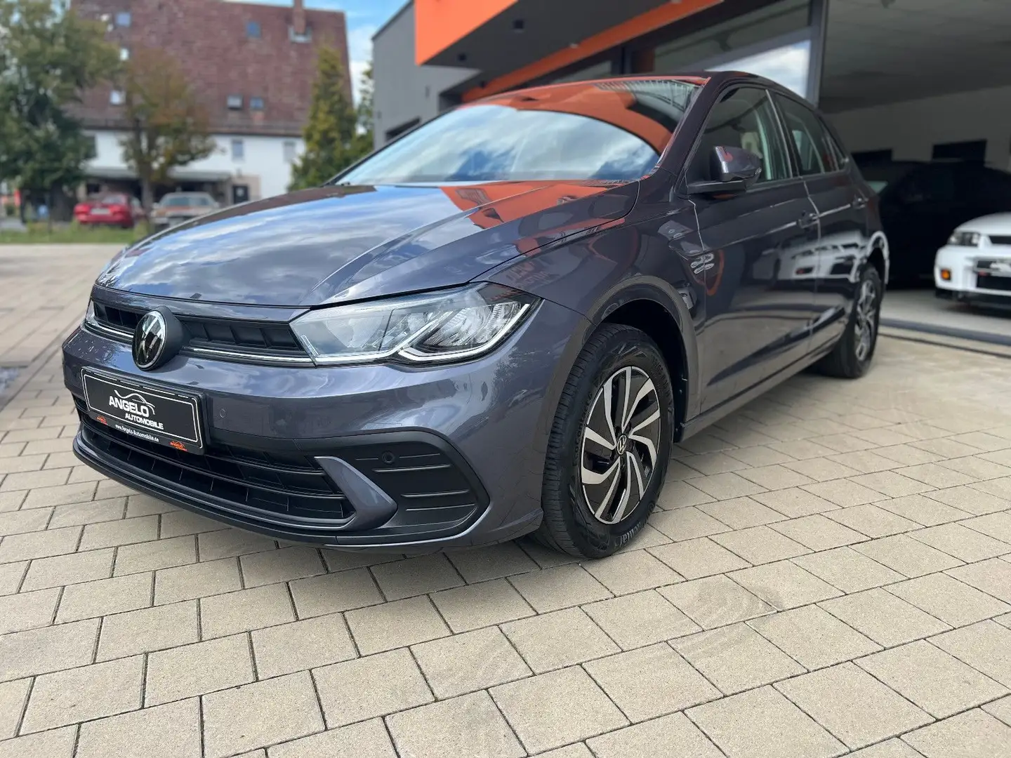 Volkswagen Polo VI 1,0 TSI Life*Navi*LED*Kamera*App* Gris - 1