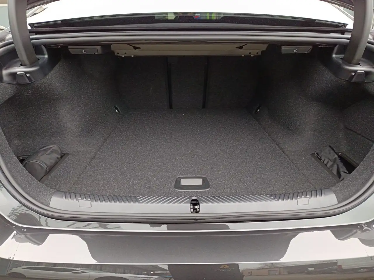 BMW i5 eDrive40 HARMAN/KARDON+19"LM+SSV+LED ADAPTIV+DRIVI 10