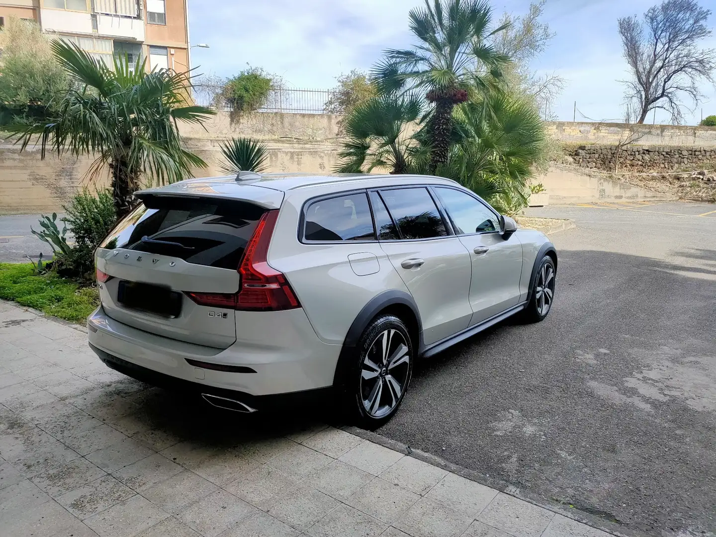 Volvo V60 Cross Country 2.0 d4 Pro awd geartronic my20 - 1