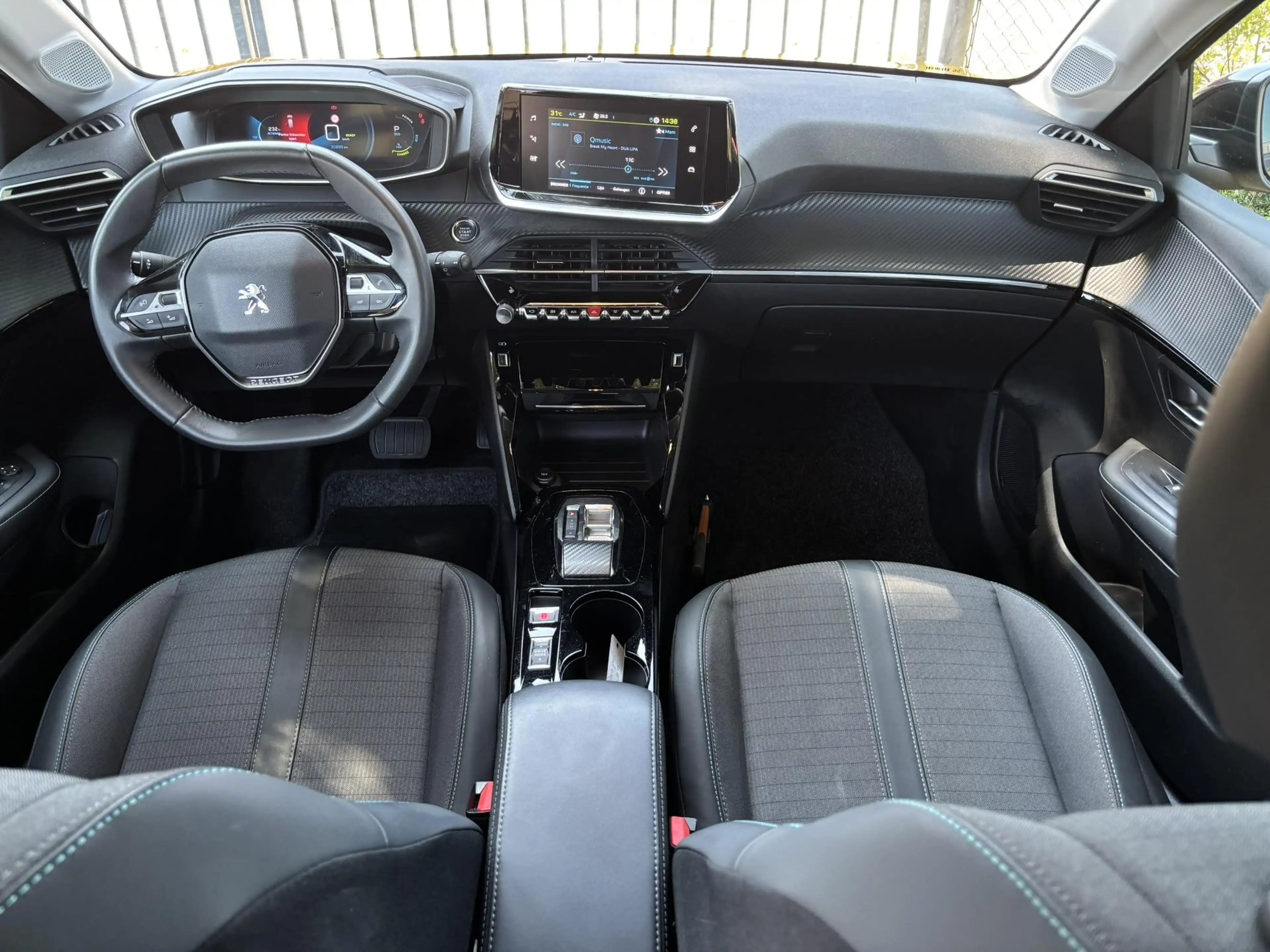 Peugeot e-208 Allure Pack EV 3-FASEN 50 kWh 136pk | STOELVERW. | — photo 15