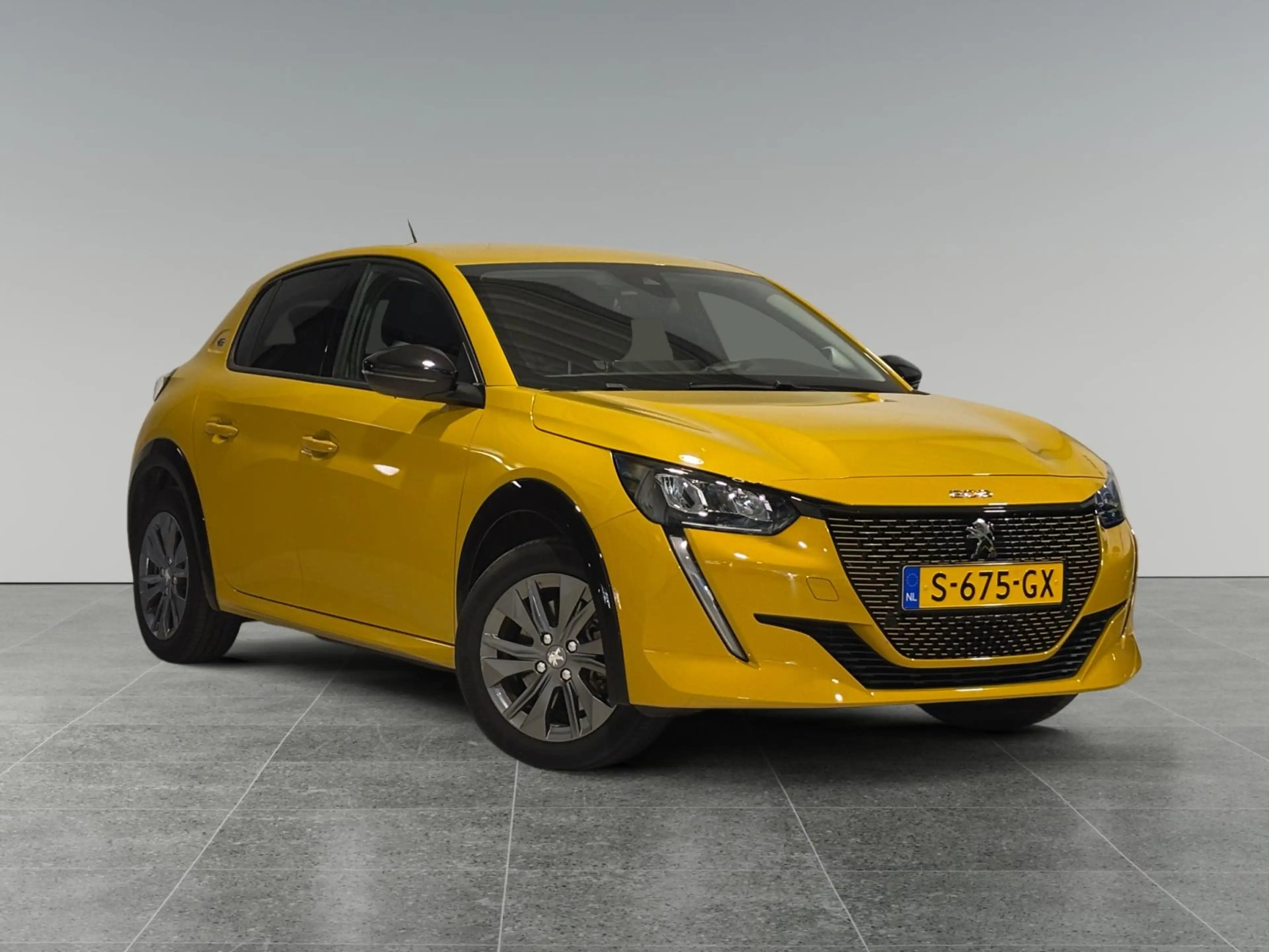 Peugeot e-208 Allure Pack EV 3-FASEN 50 kWh 136pk | STOELVERW. | — photo 3