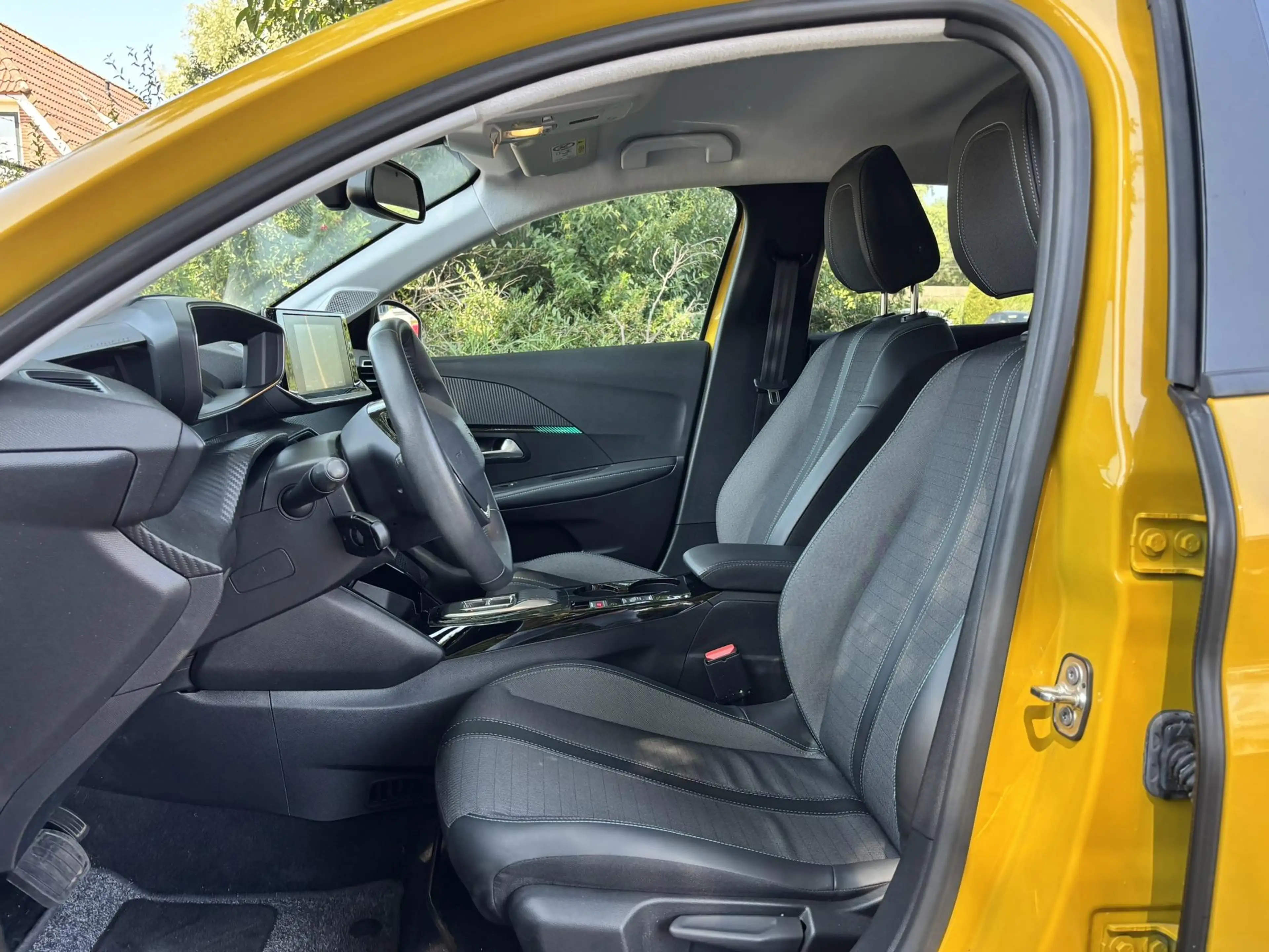 Peugeot e-208 Allure Pack EV 3-FASEN 50 kWh 136pk | STOELVERW. | — photo 9