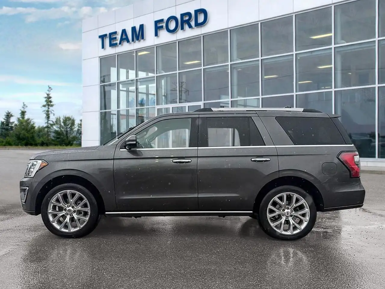 Ford Expedition снимка Ford Expedition