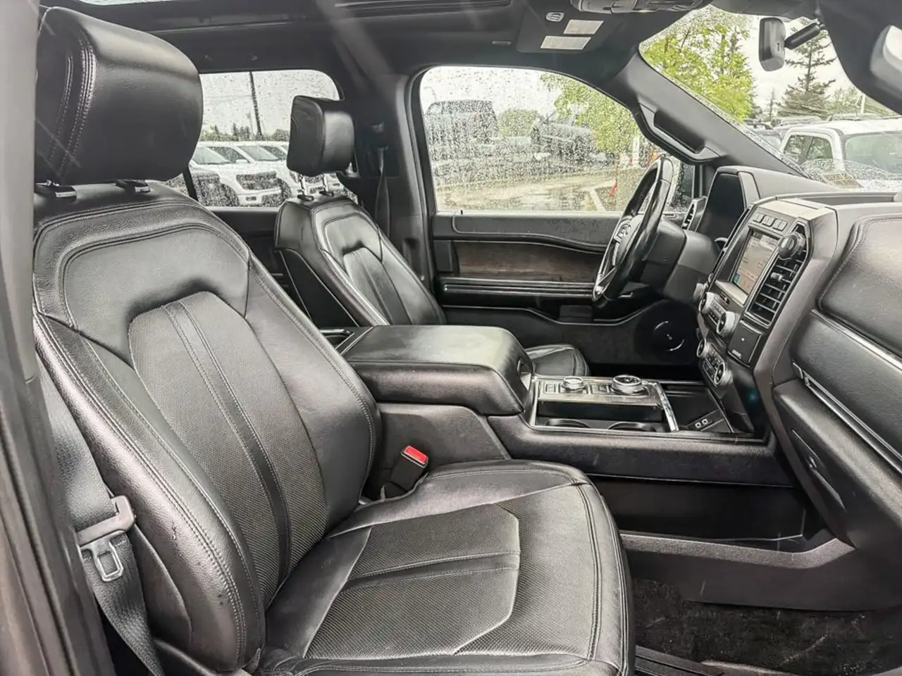 Ford Expedition снимка Ford Expedition